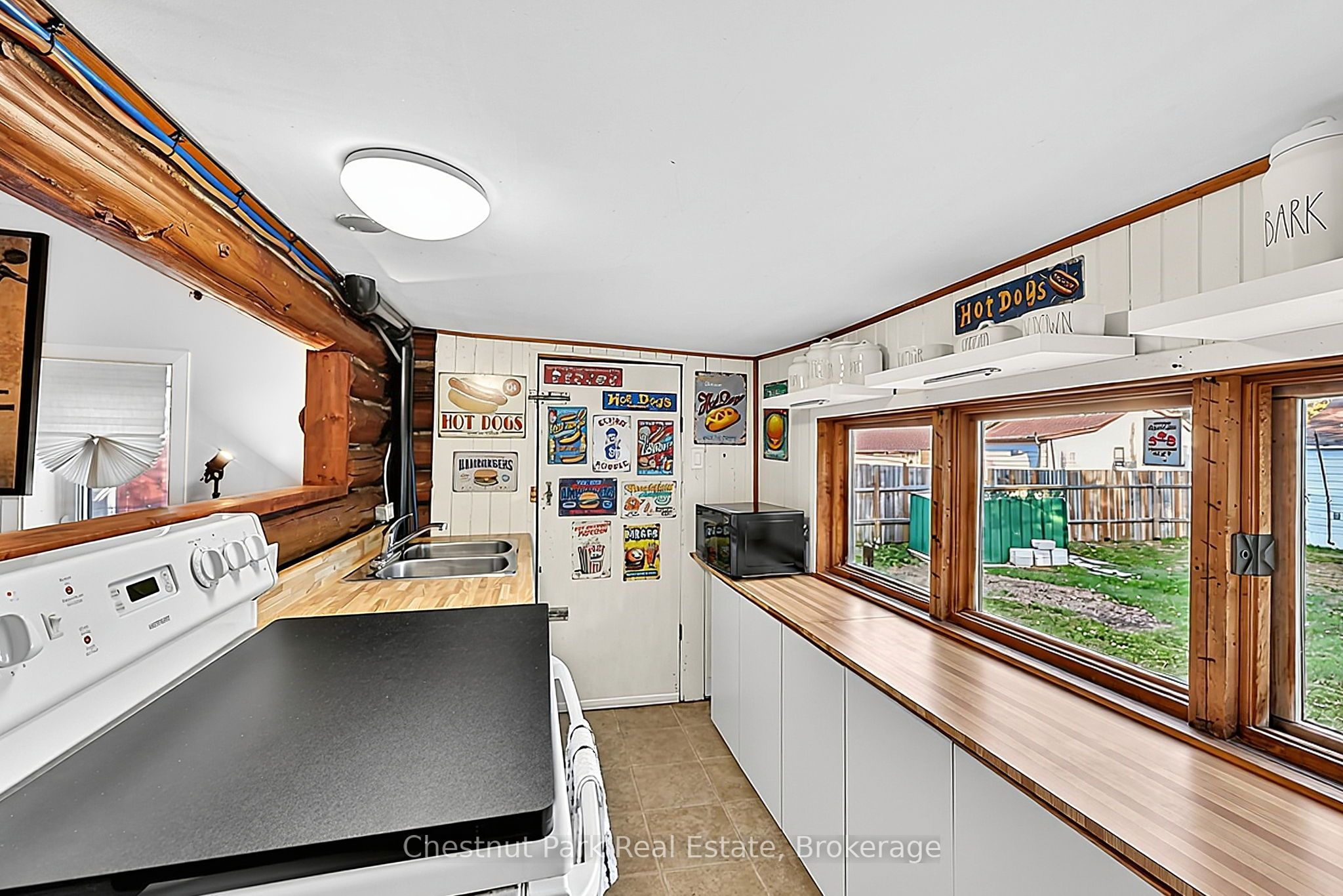 125 River Road E Property Photo 17