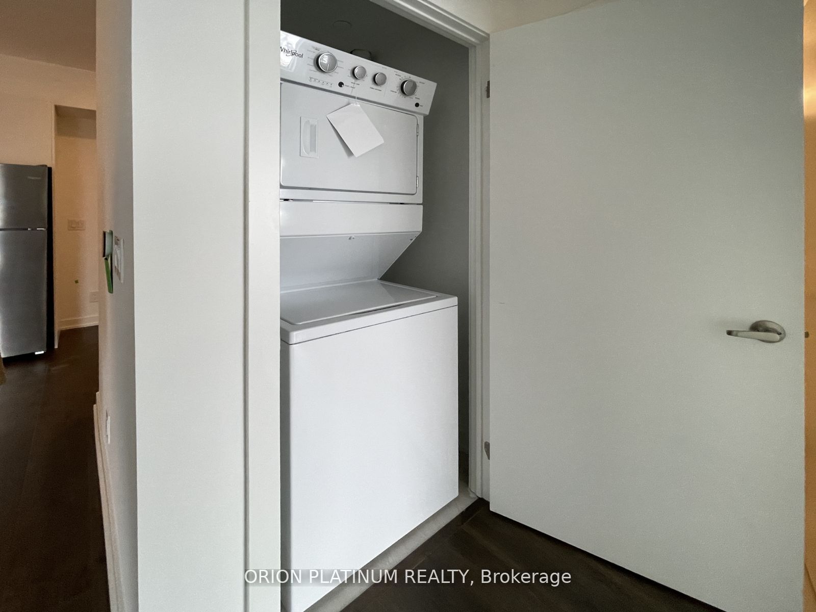 56 Lakeside Terrace 604 Property Photo 10