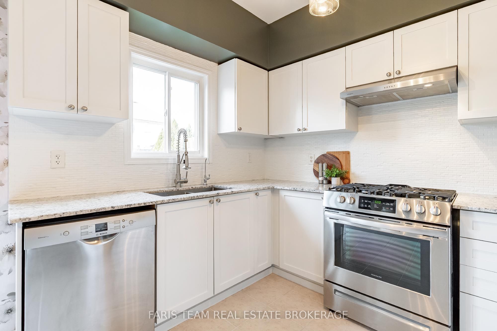 36 Connaught Lane Property Photo 5