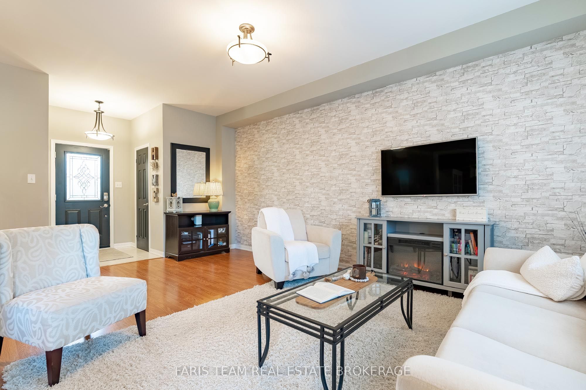 36 Connaught Lane Property Photo 9