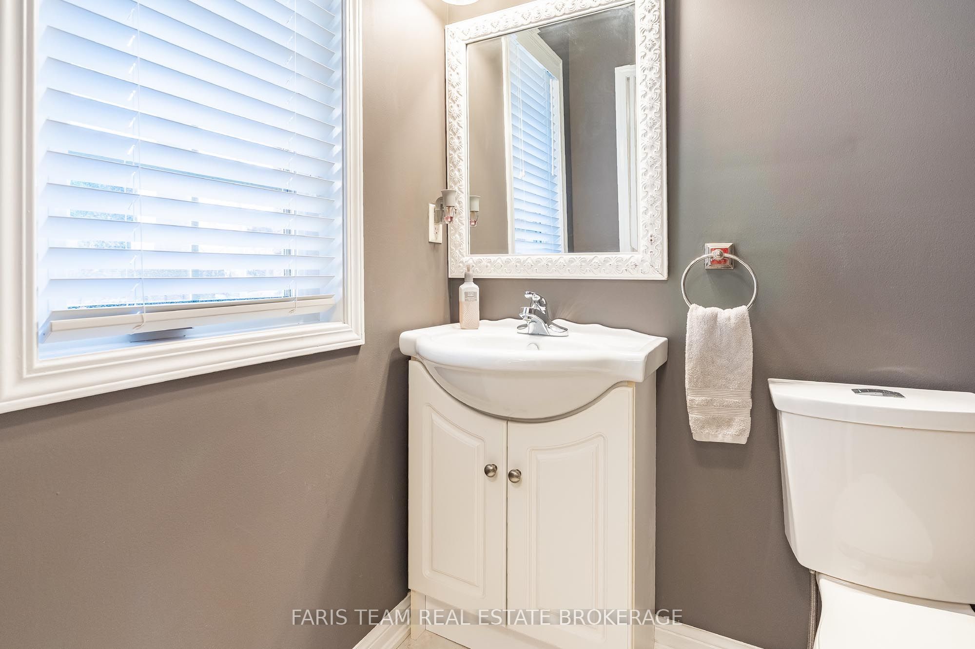 36 Connaught Lane Property Photo 11