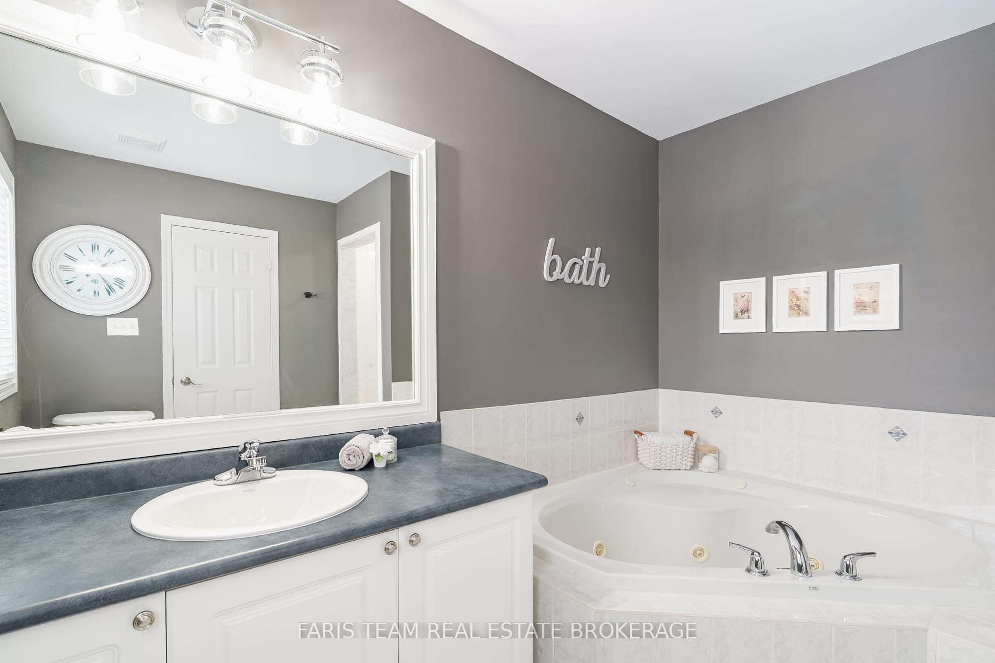 36 Connaught Lane Property Photo 15