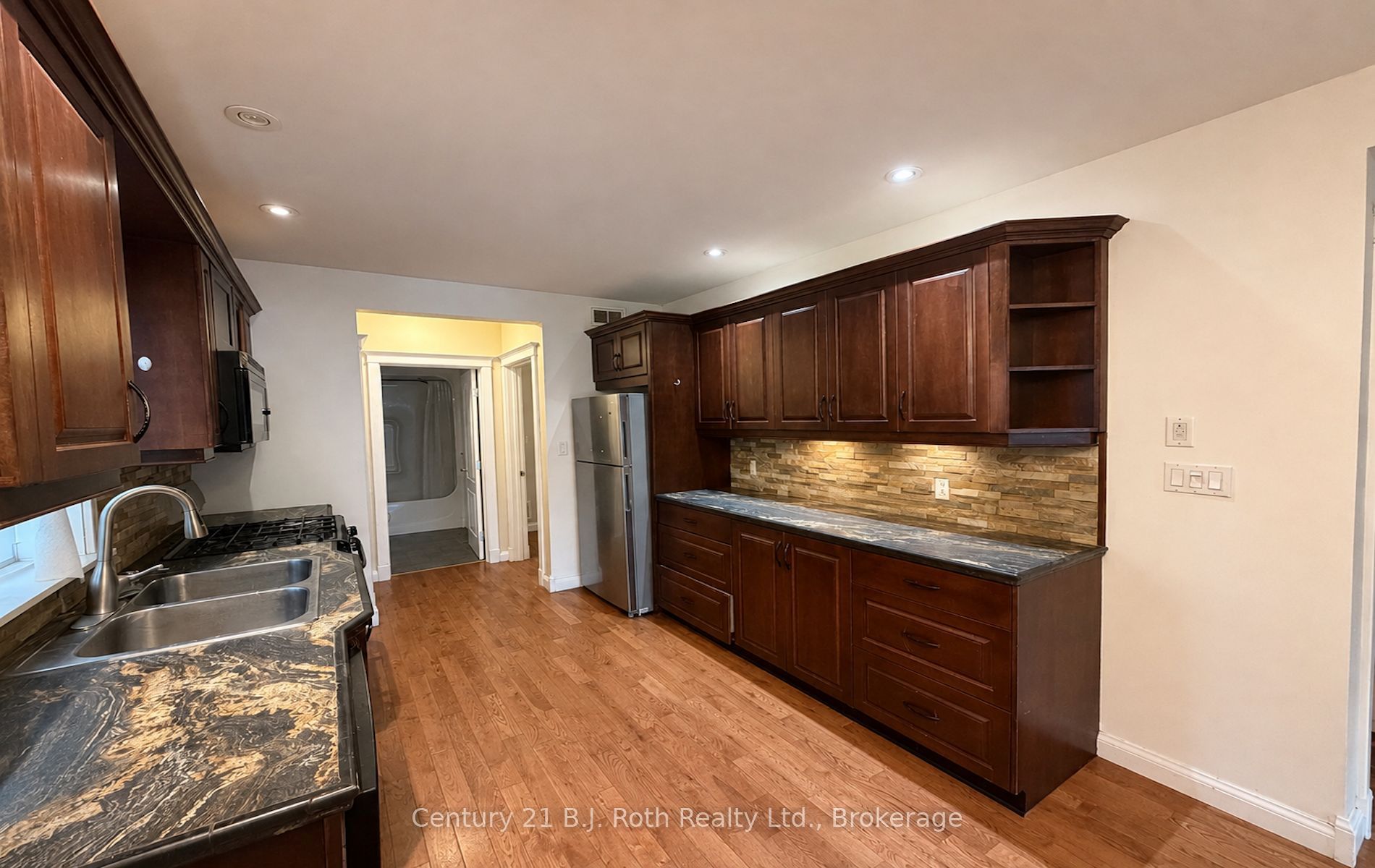 100 Cameron Street Property Photo 3