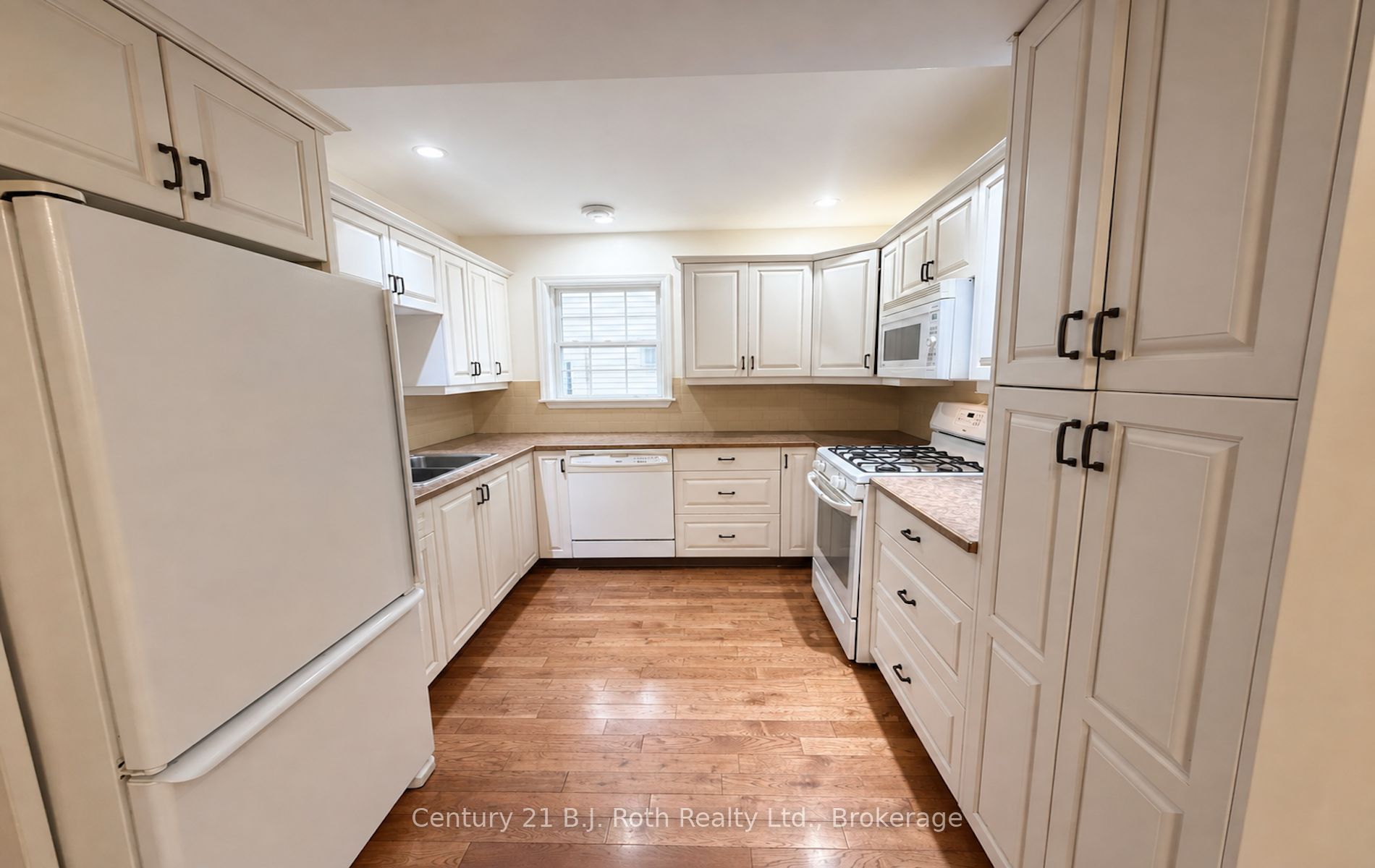 100 Cameron Street Property Photo 13