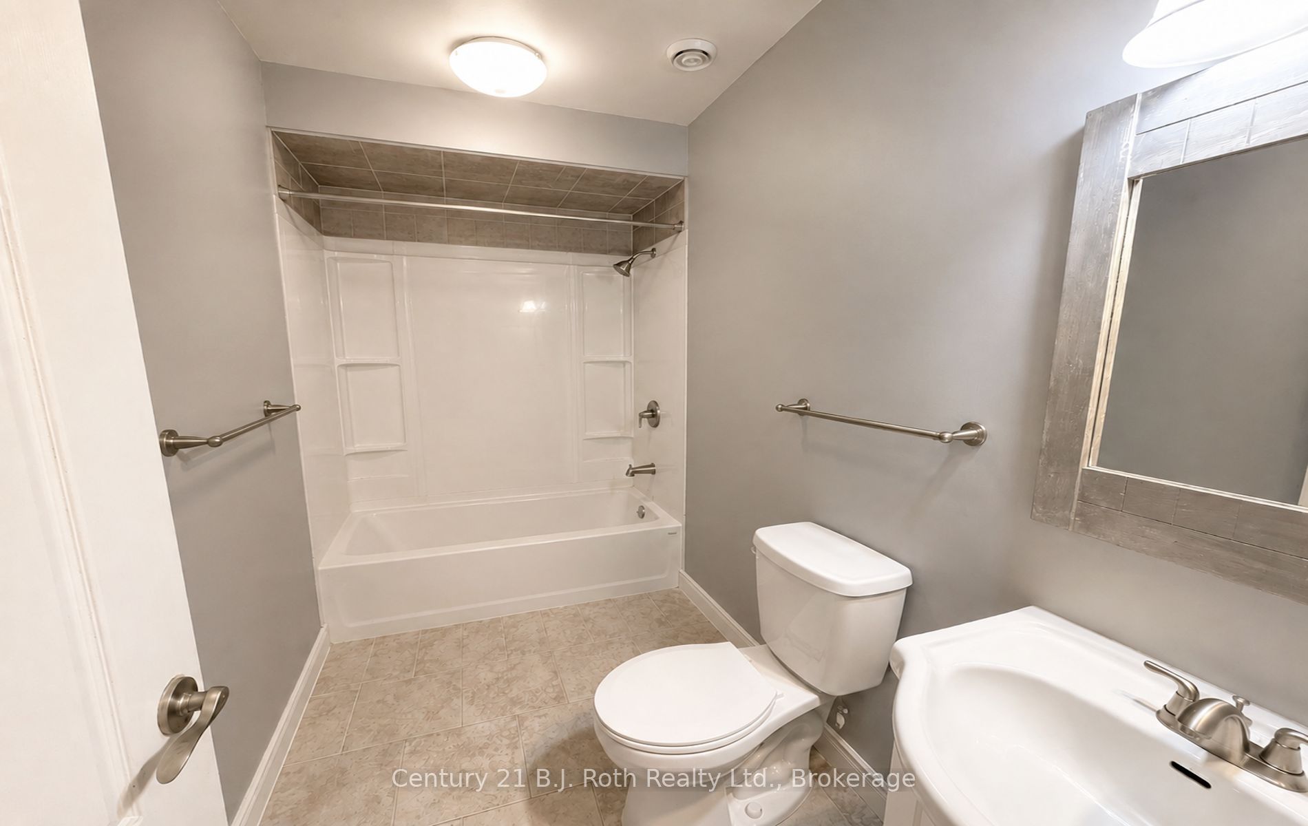 100 Cameron Street Property Photo 17