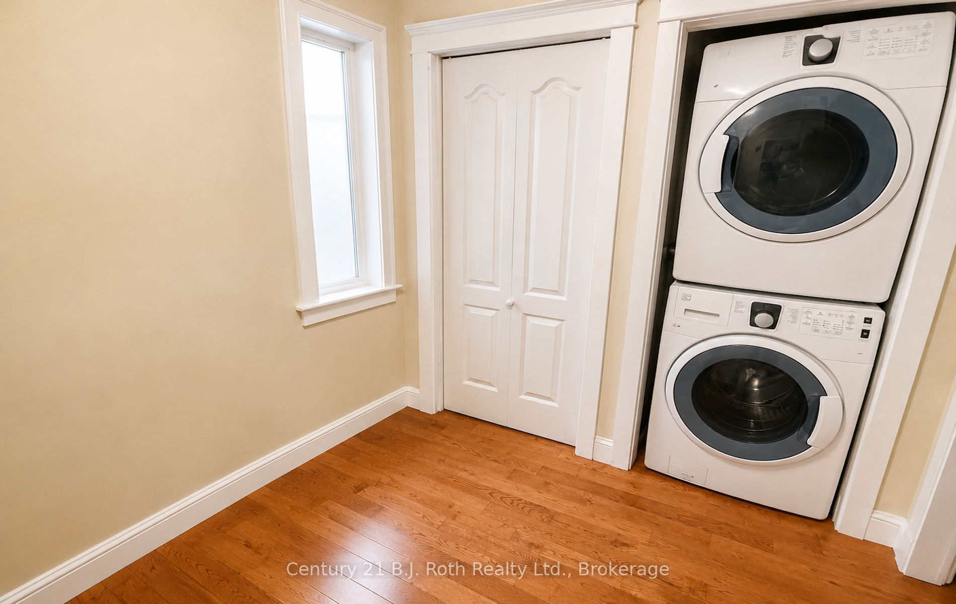 100 Cameron Street Property Photo 18