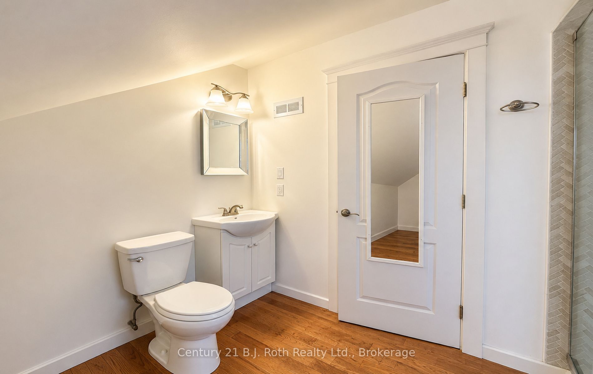 100 Cameron Street Property Photo 21