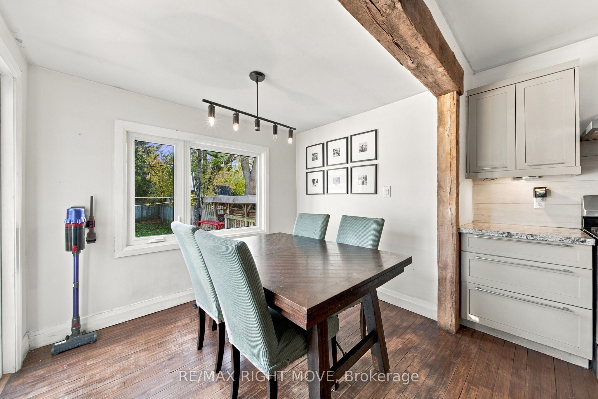 94 Westmount Drive N Property Photo 13