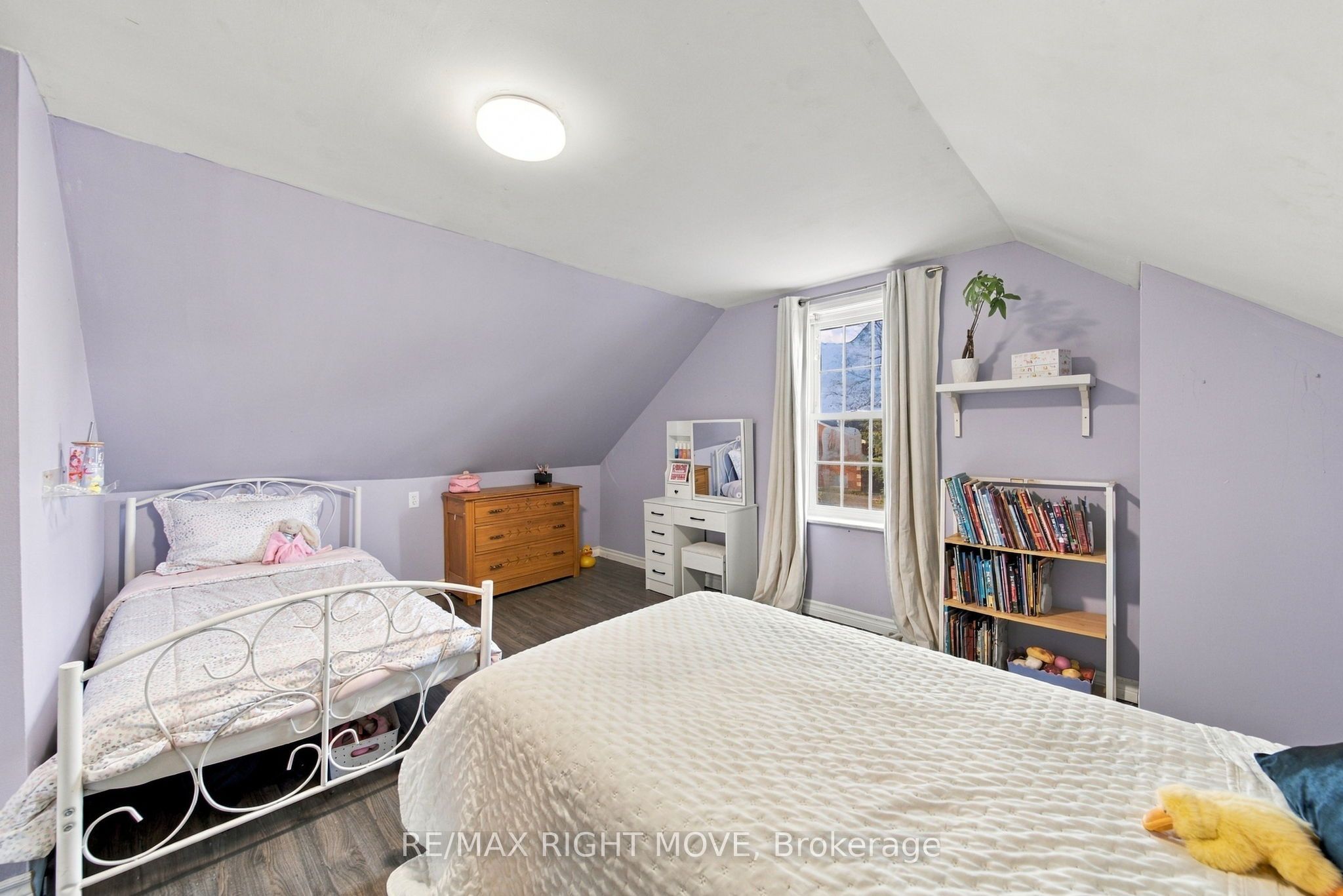 94 Westmount Drive N Property Photo 22