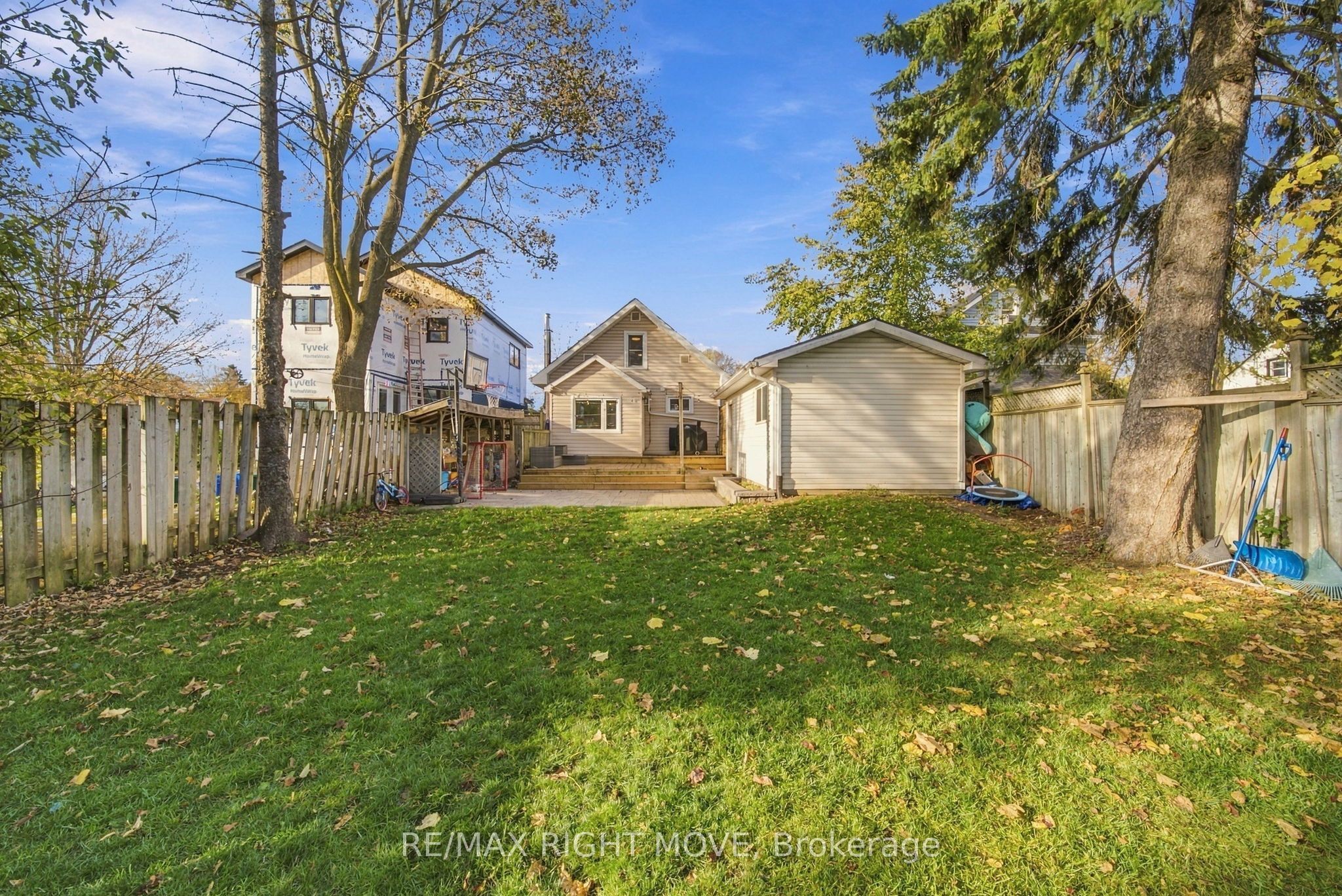 94 Westmount Drive N Property Photo 29