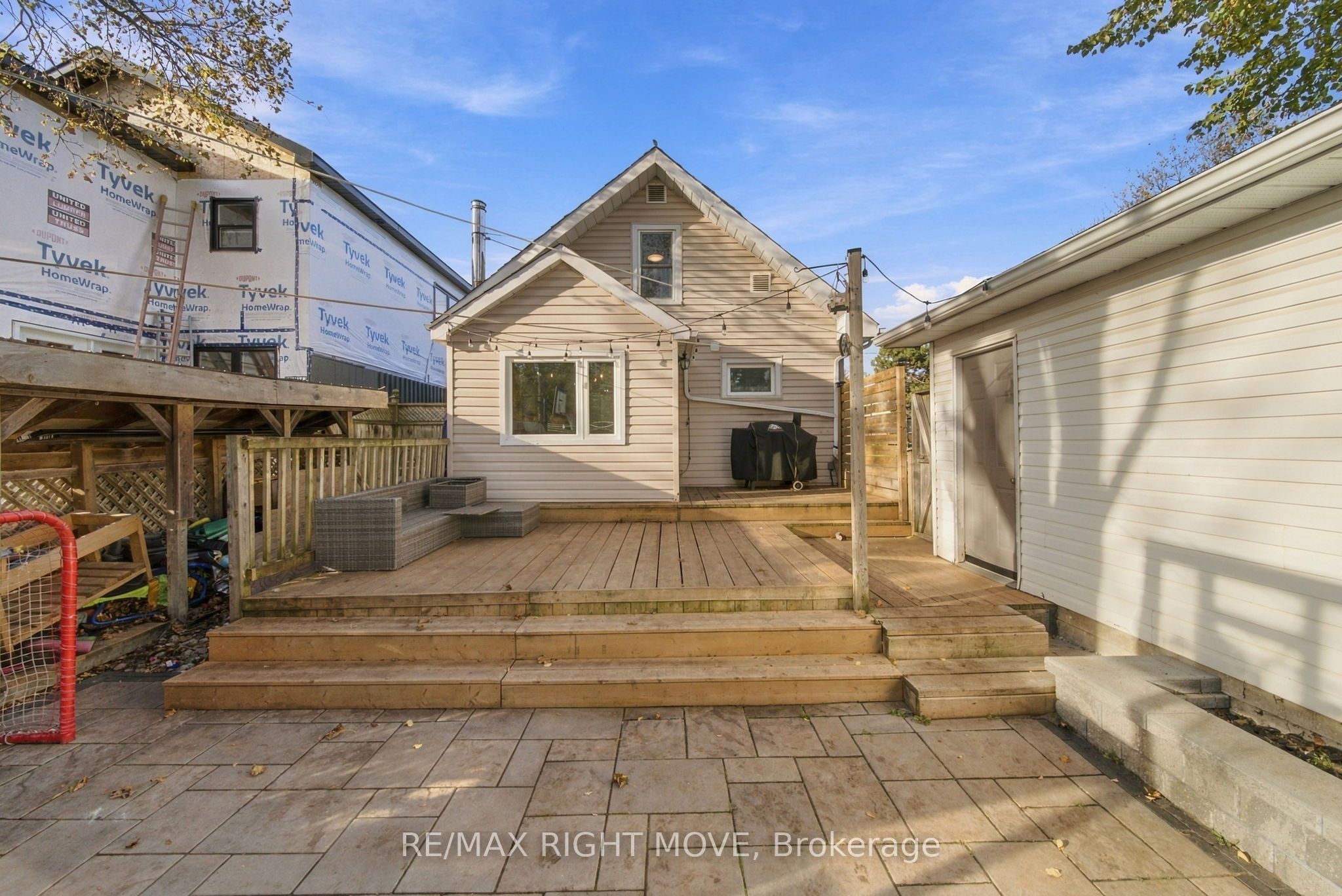 94 Westmount Drive N Property Photo 31