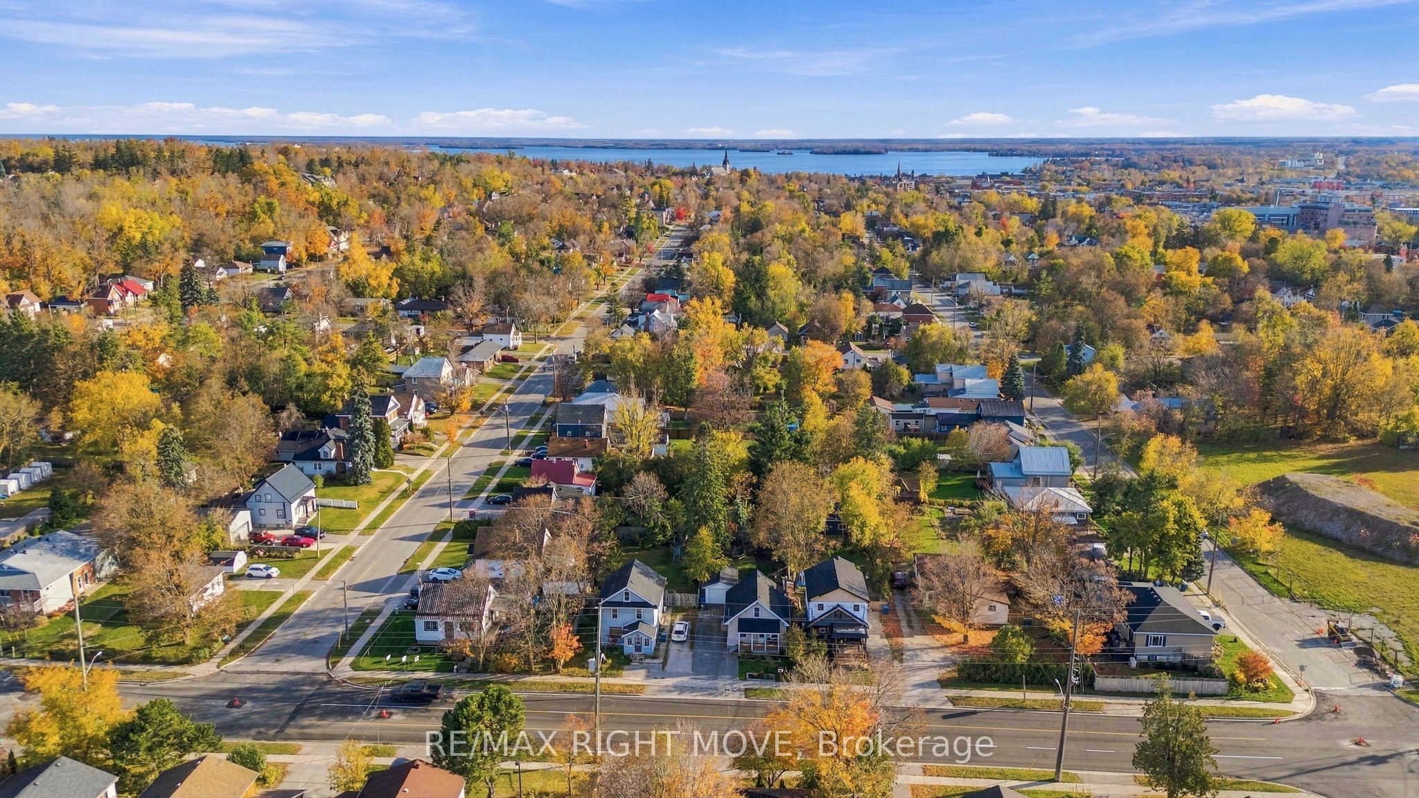 94 Westmount Drive N Property Photo 32