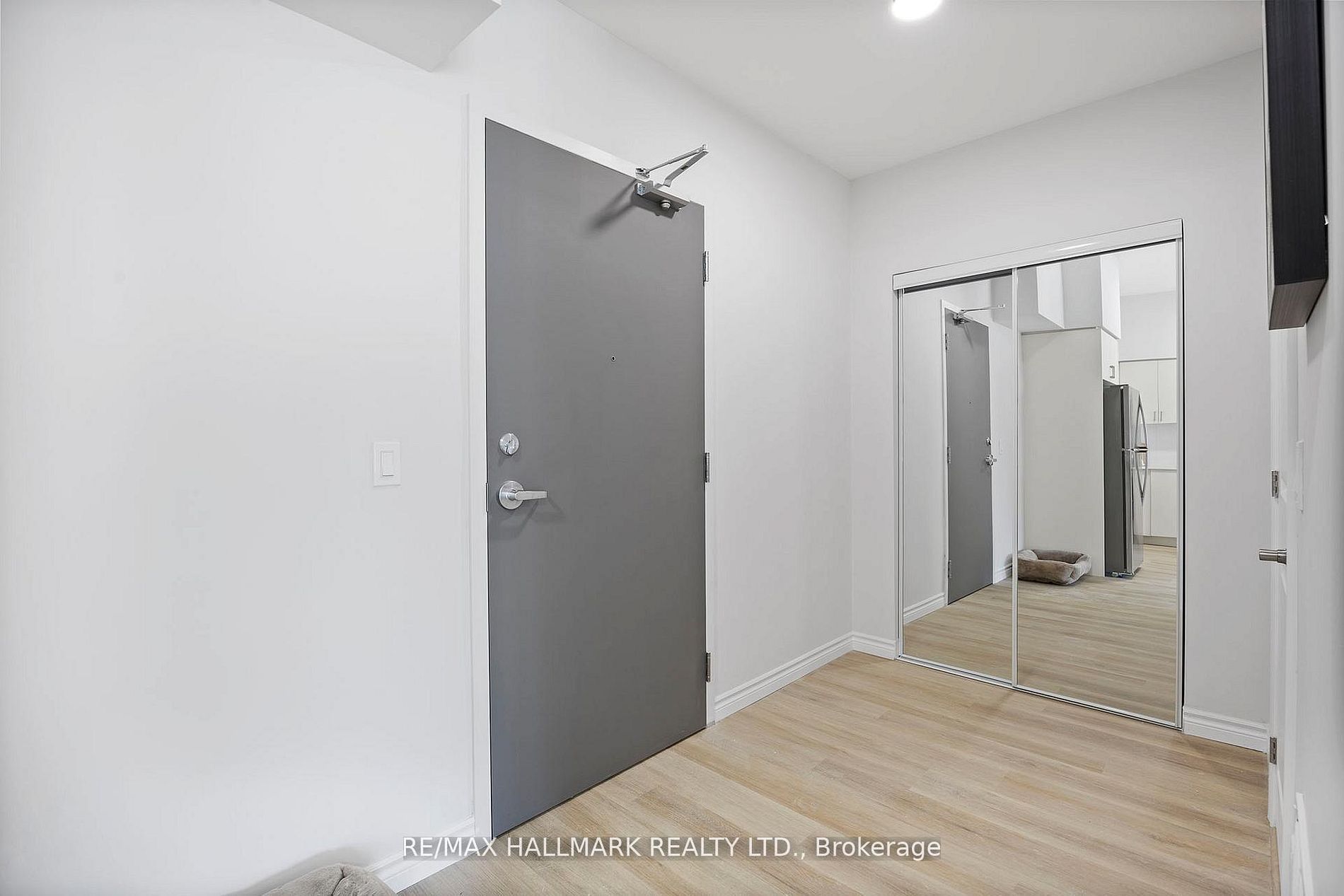 70 Dean Avenue 810 Property Photo 2