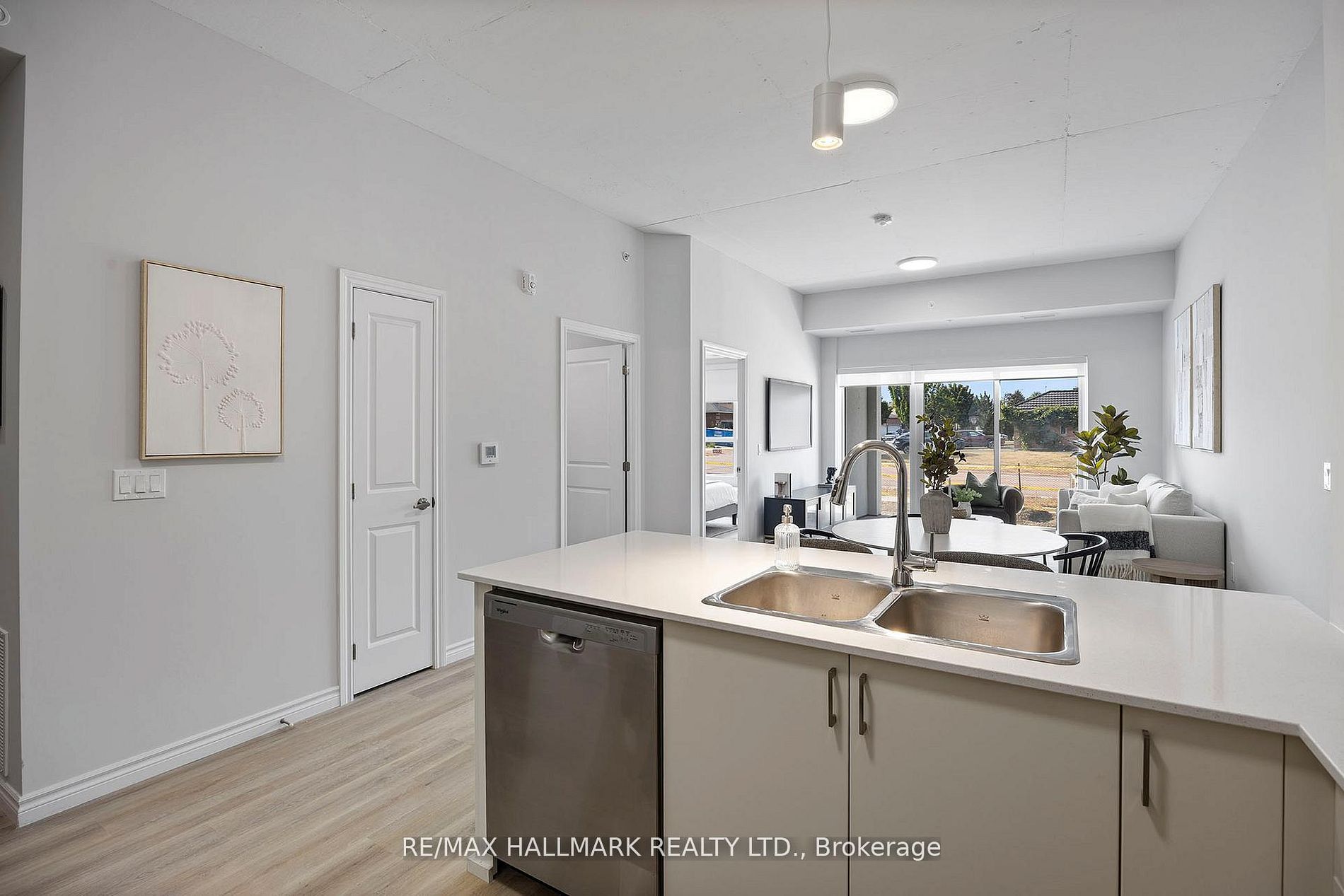 70 Dean Avenue 810 Property Photo 6
