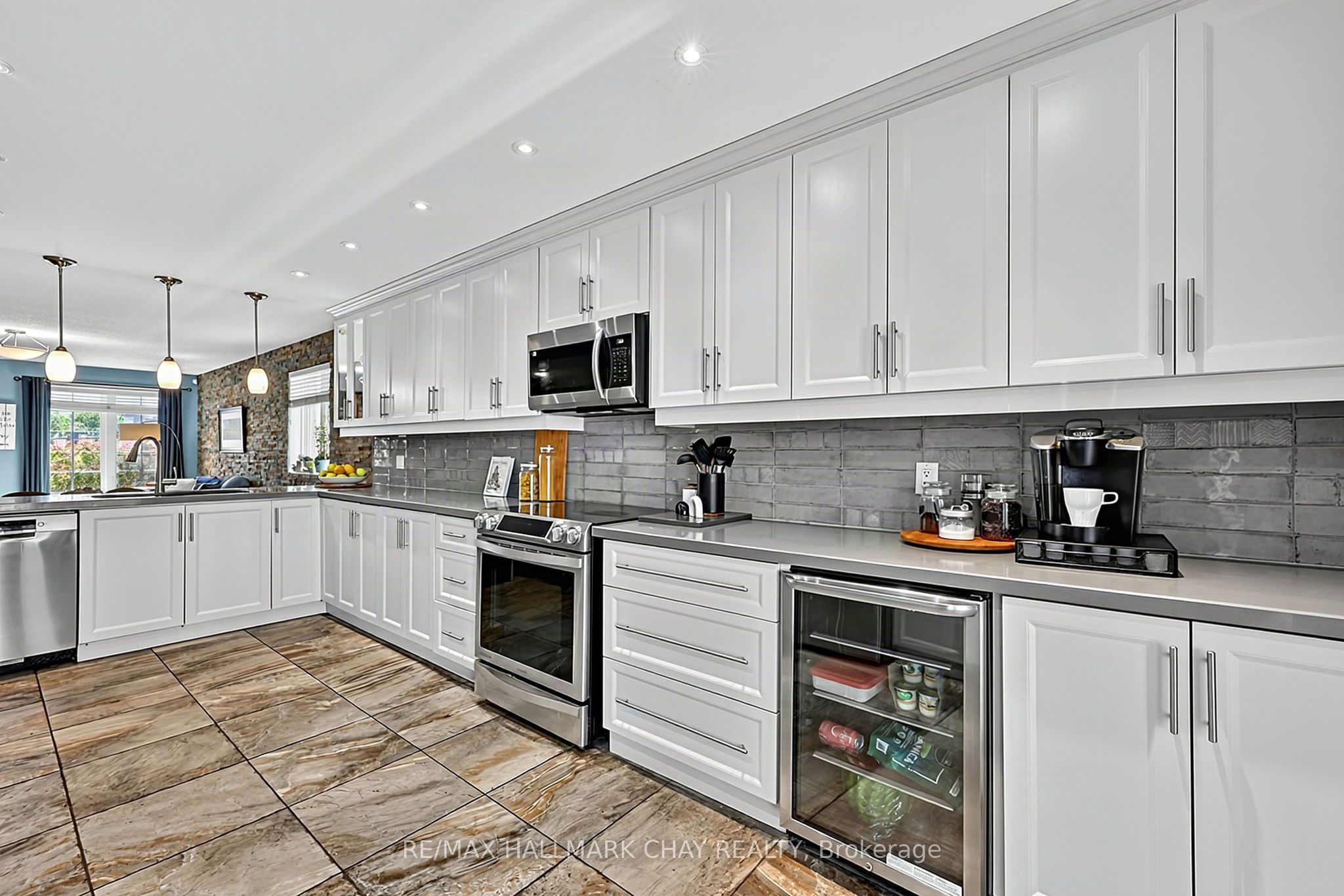76 Shalom Way Property Photo 4