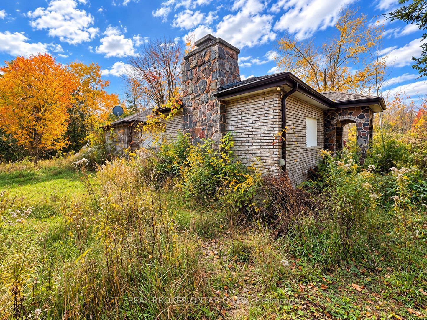5654 Willison Side Road Property Photo 1