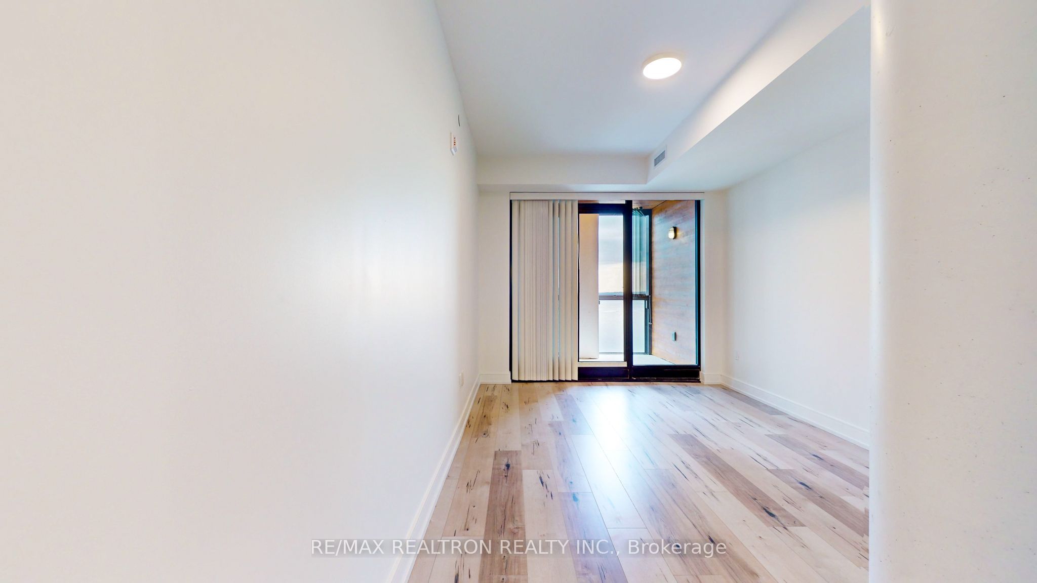 185 Dunlop Street E 813 Property Photo 9