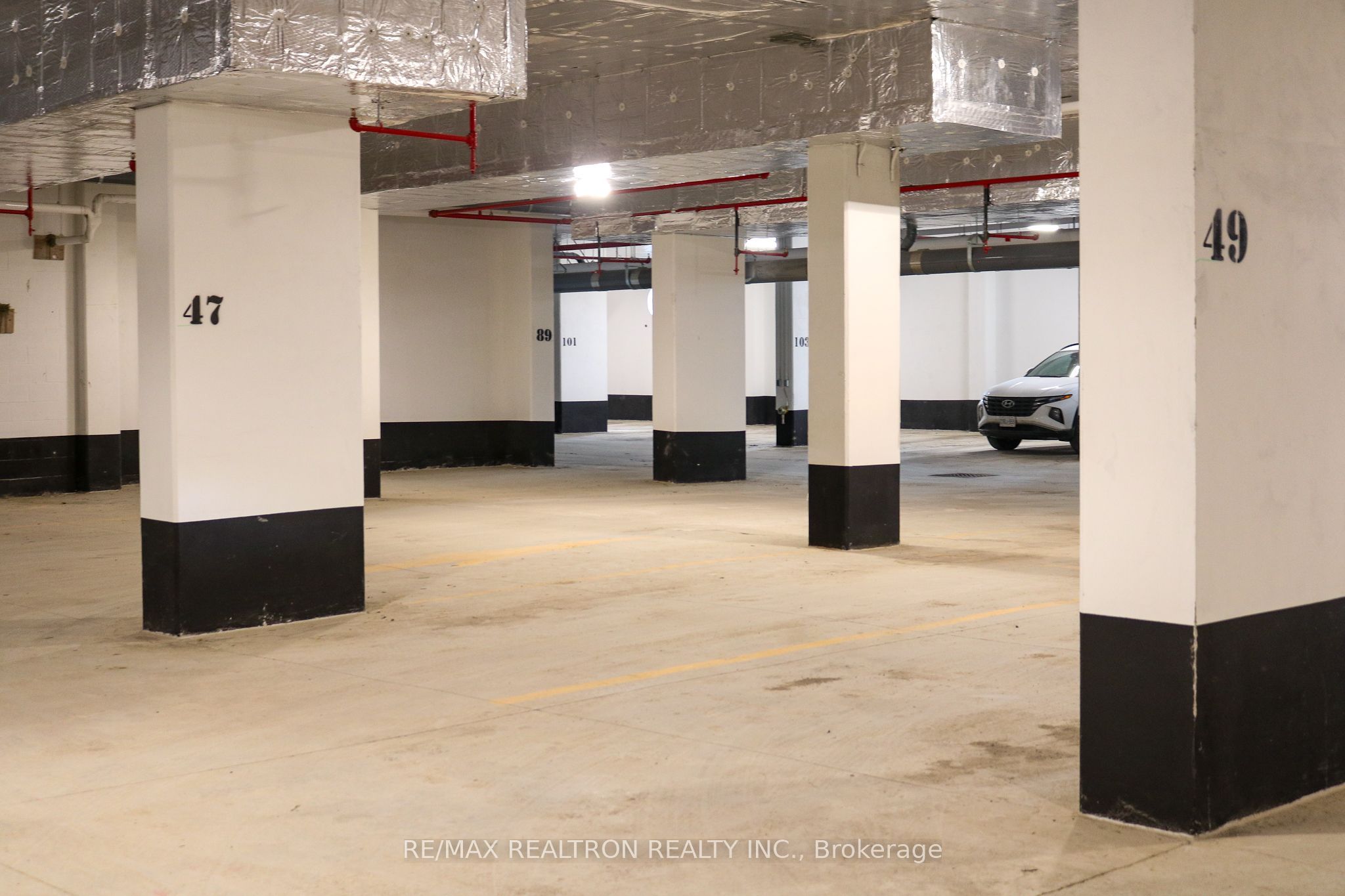 185 Dunlop Street E 813 Property Photo 17
