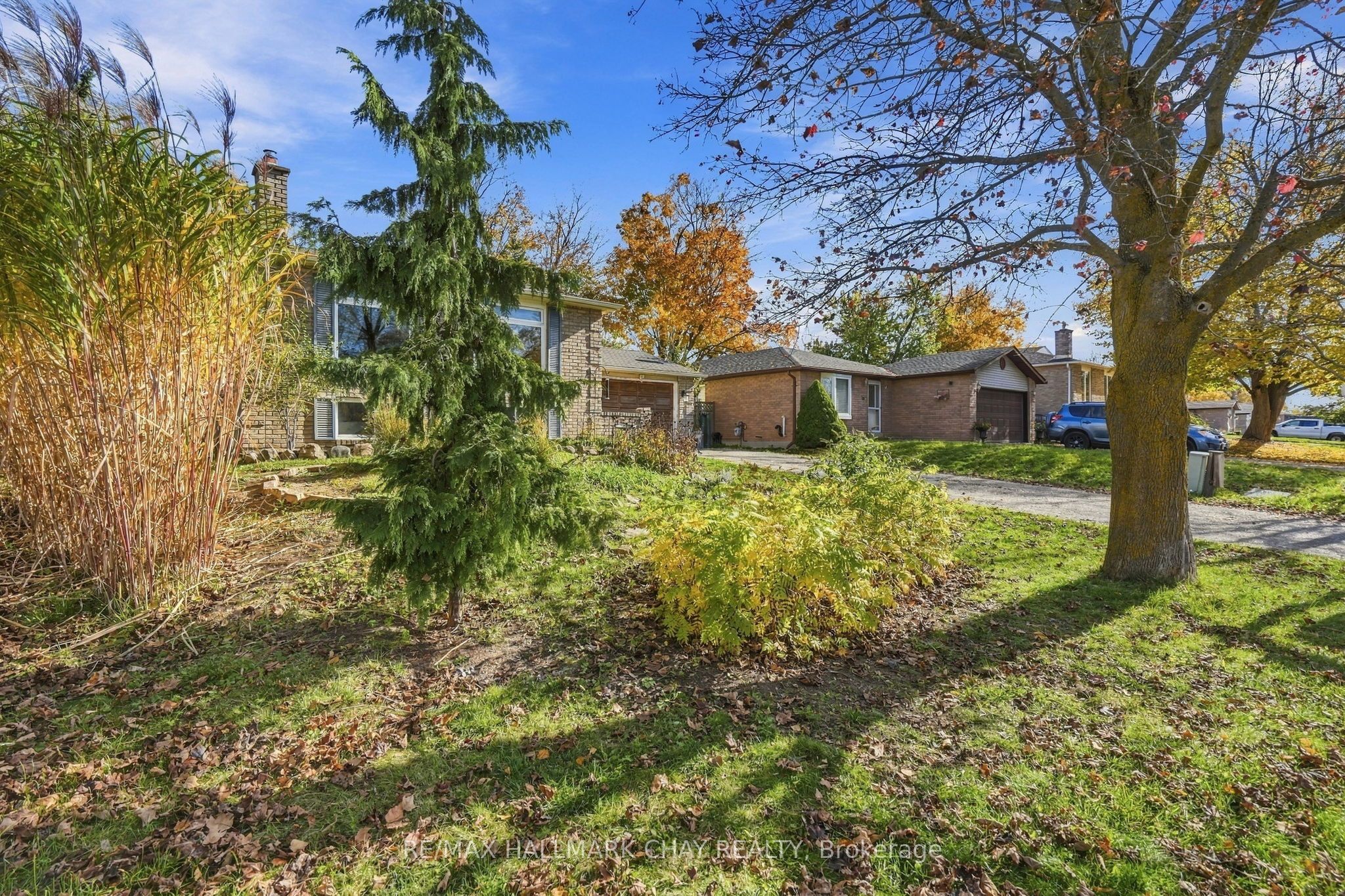 17 Wells Crescent Property Photo 2