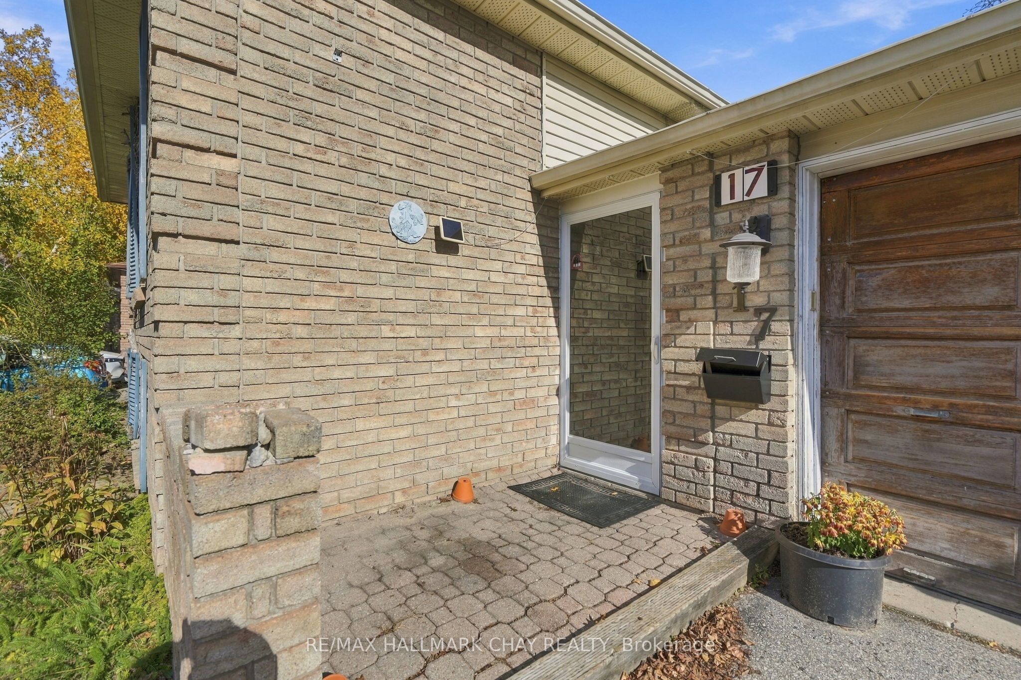 17 Wells Crescent Property Photo 4