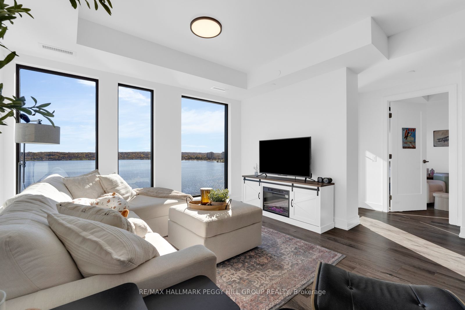 185 Dunlop Street E 702 Property Photo 3