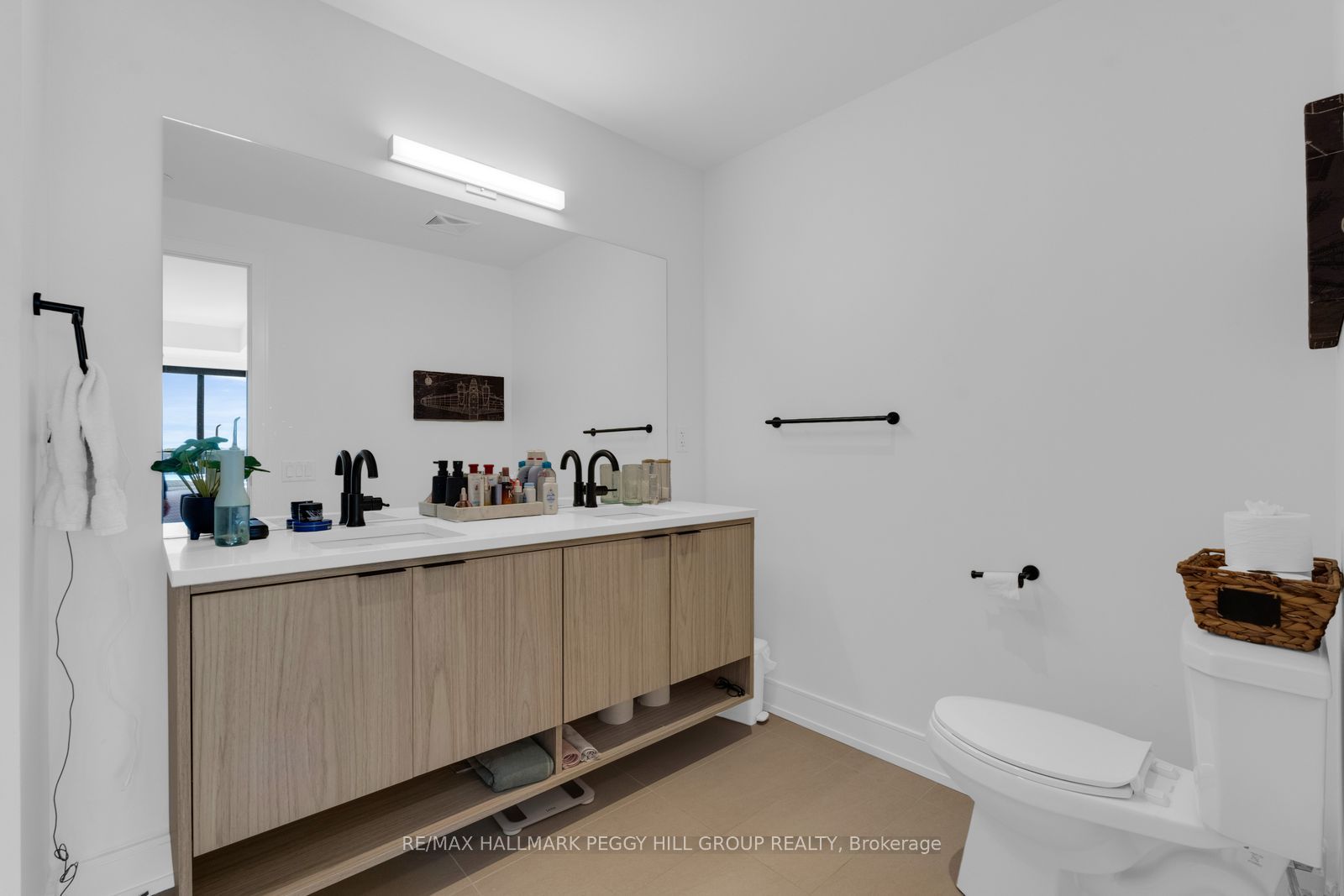 185 Dunlop Street E 702 Property Photo 7