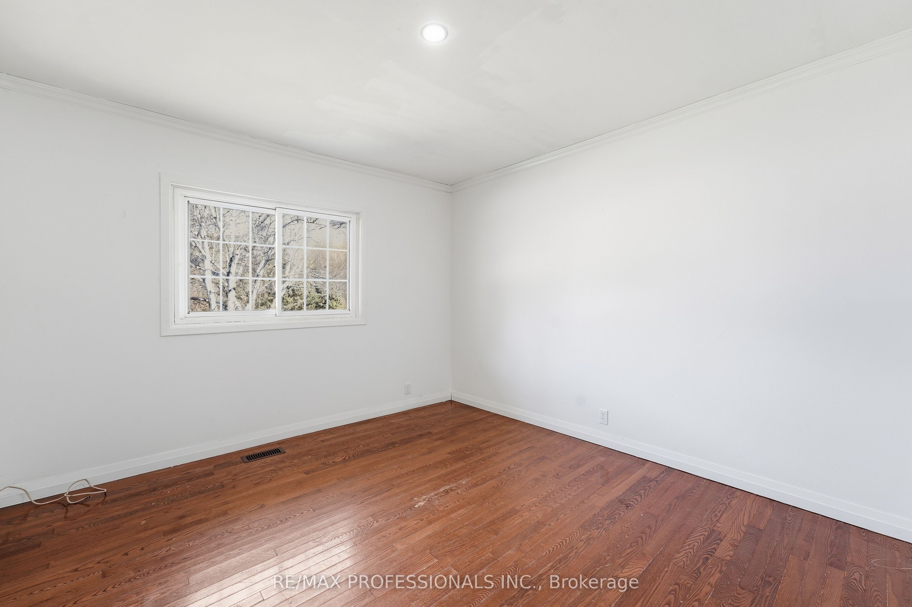 120 Switzer Street Property Photo 16