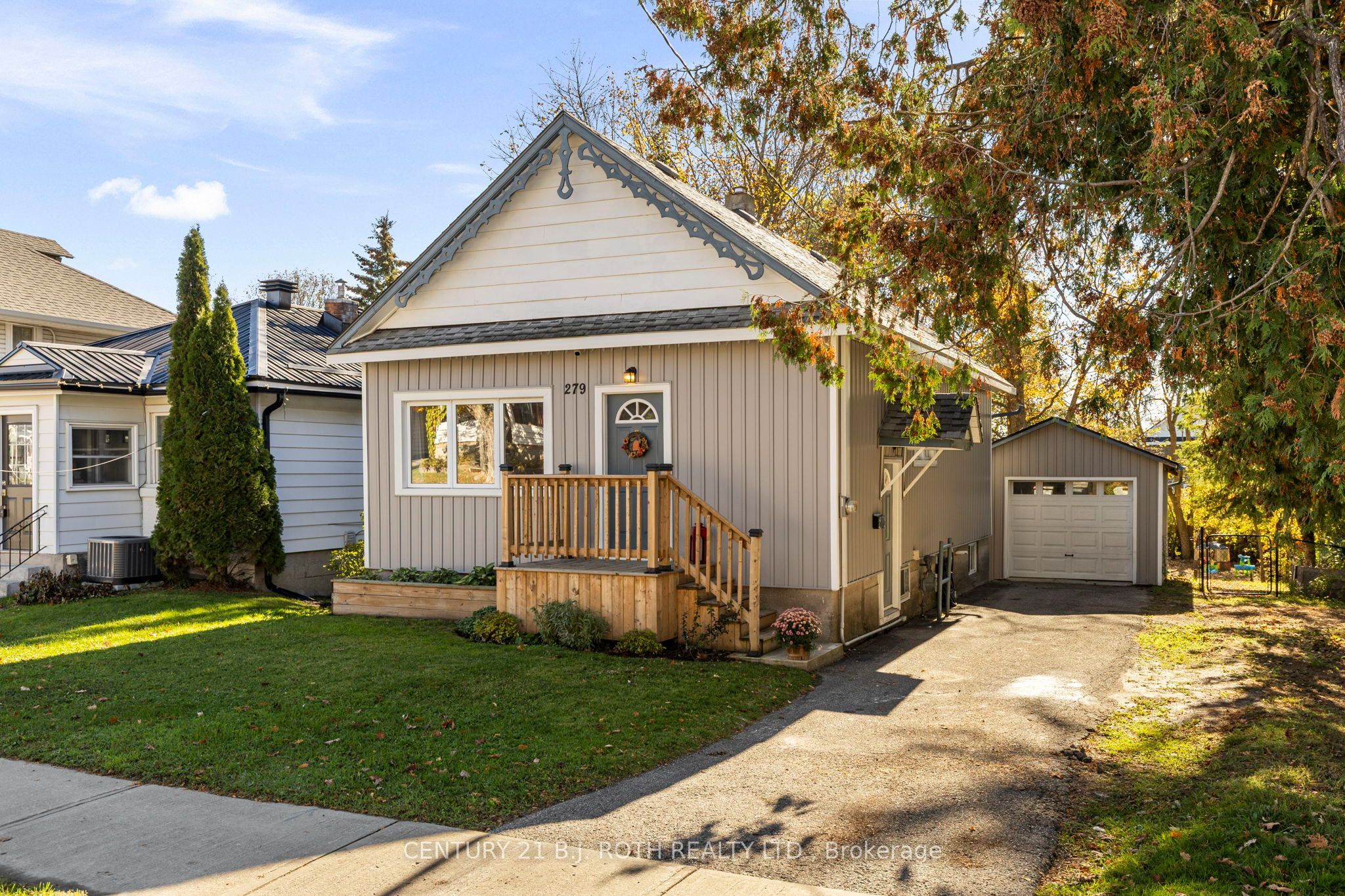 279 Nottawasaga Street Property Photo 1
