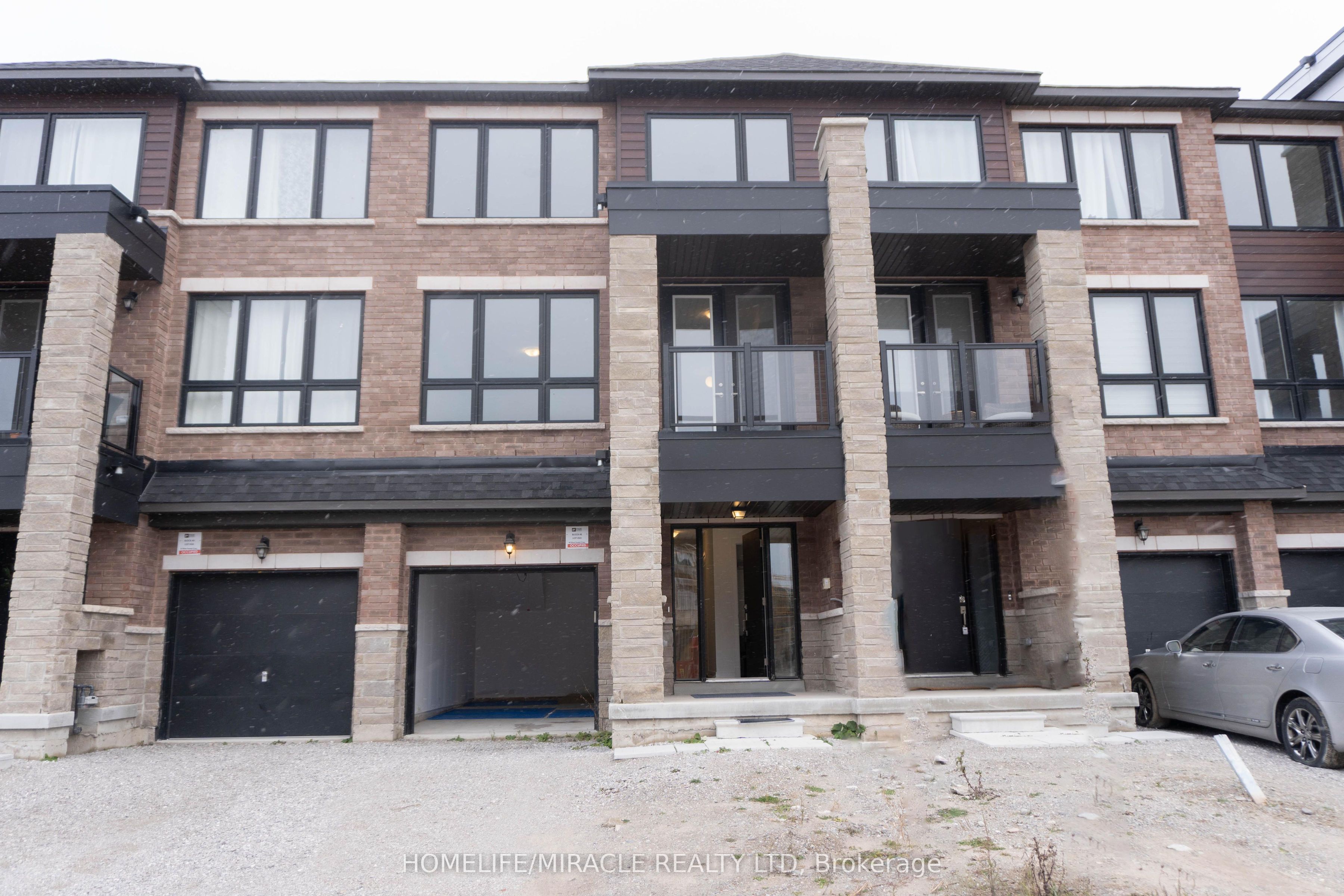 60 Blue Forest Crescent Property Photo 1
