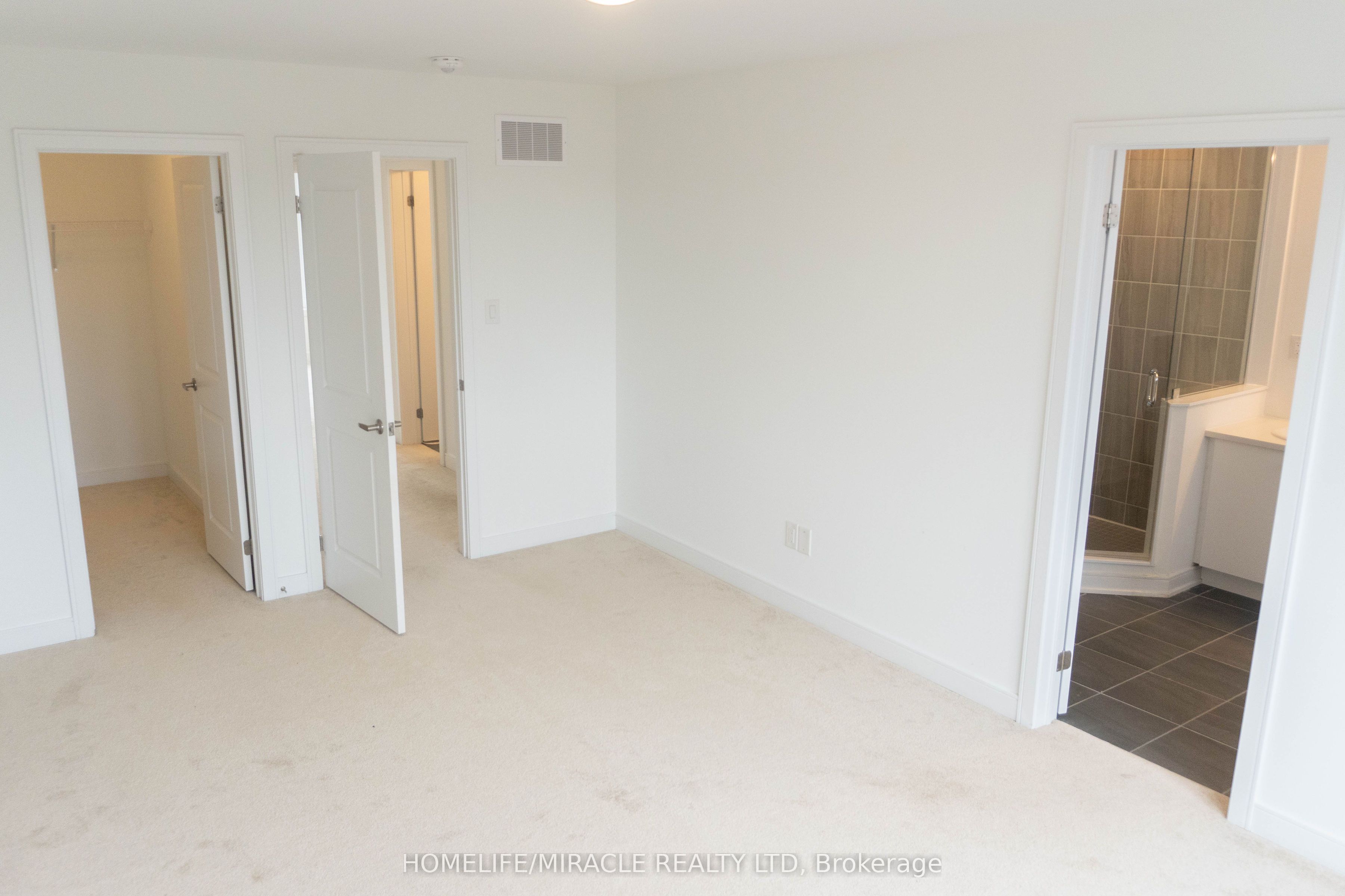 60 Blue Forest Crescent Property Photo 13