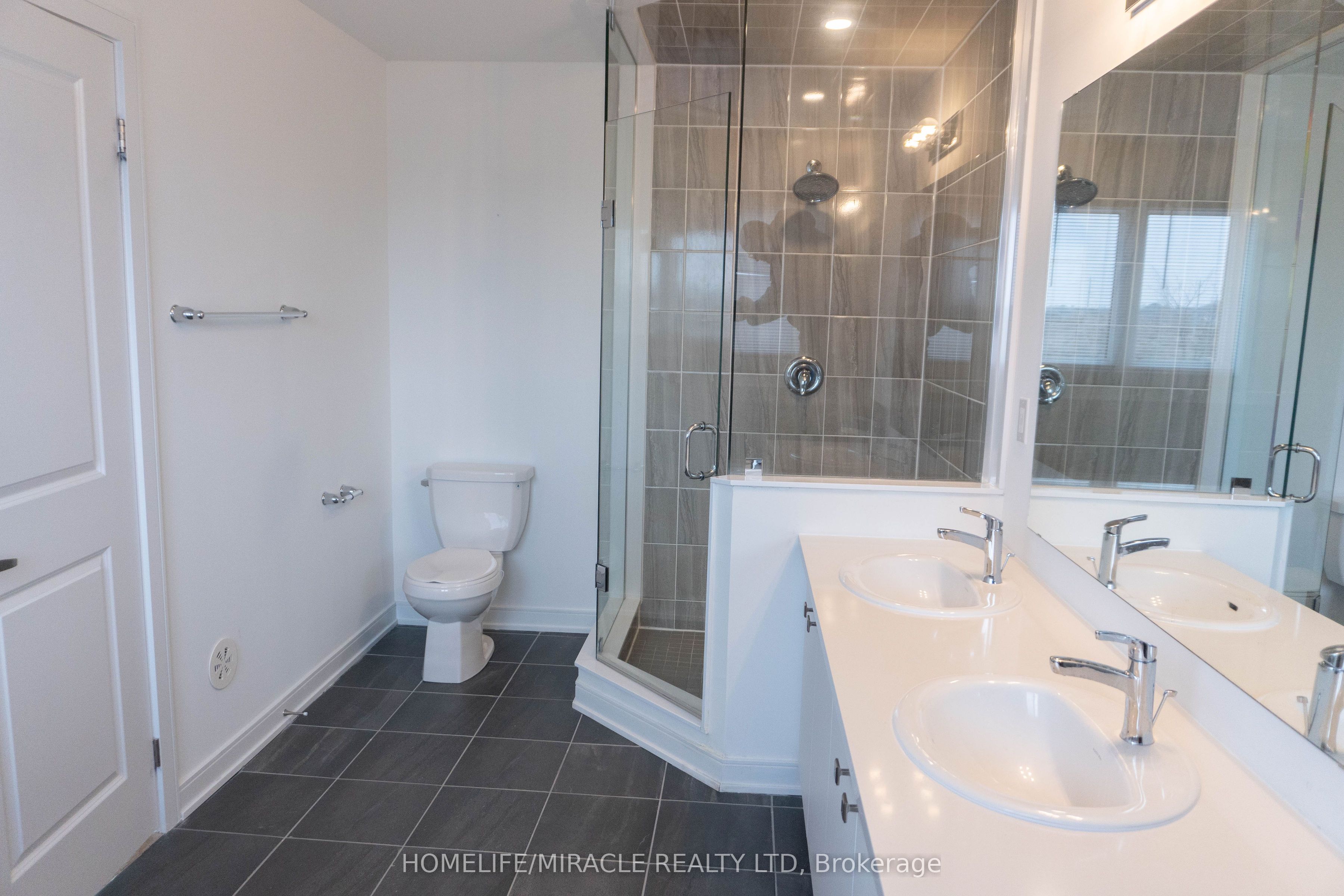 60 Blue Forest Crescent Property Photo 18