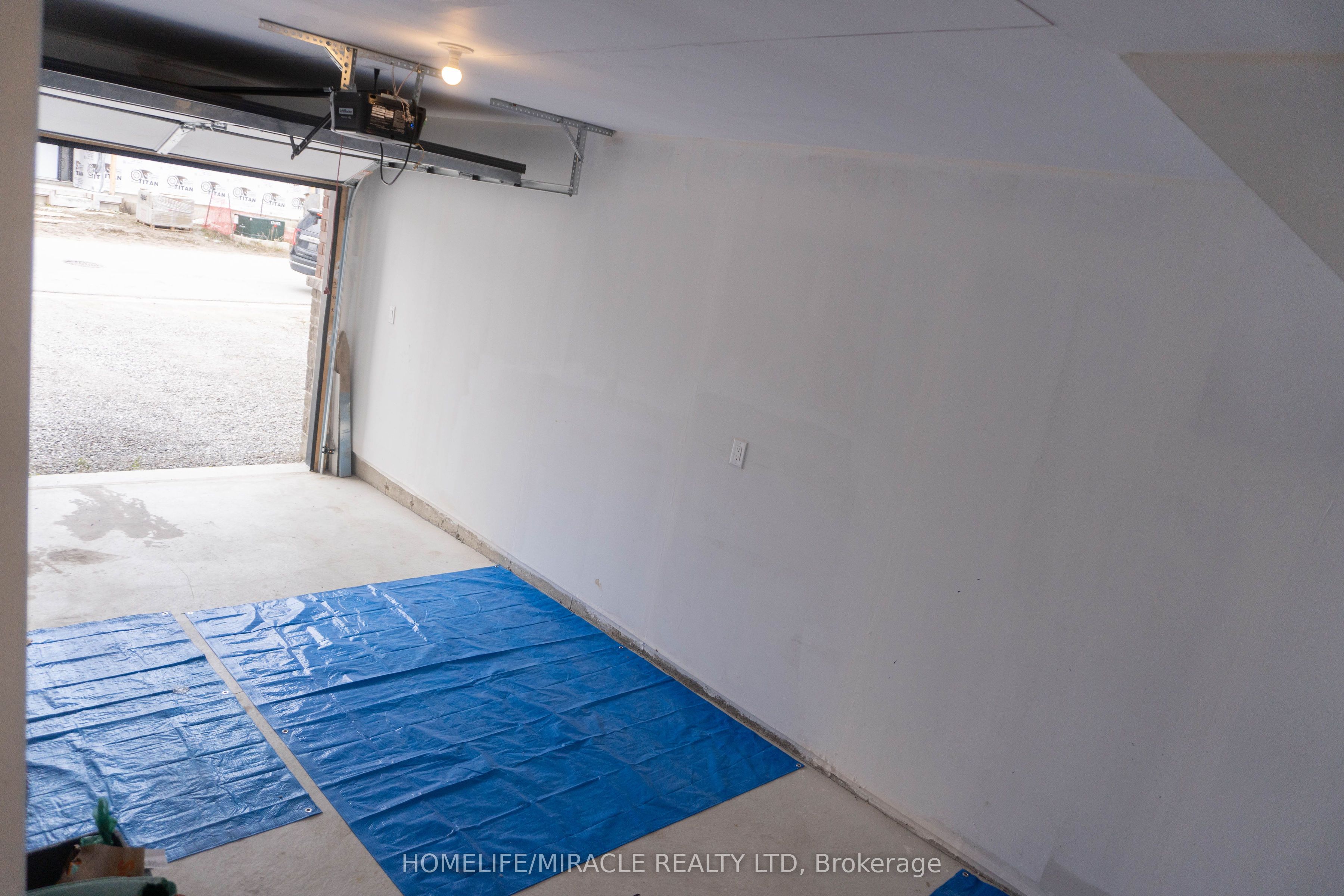 60 Blue Forest Crescent Property Photo 21