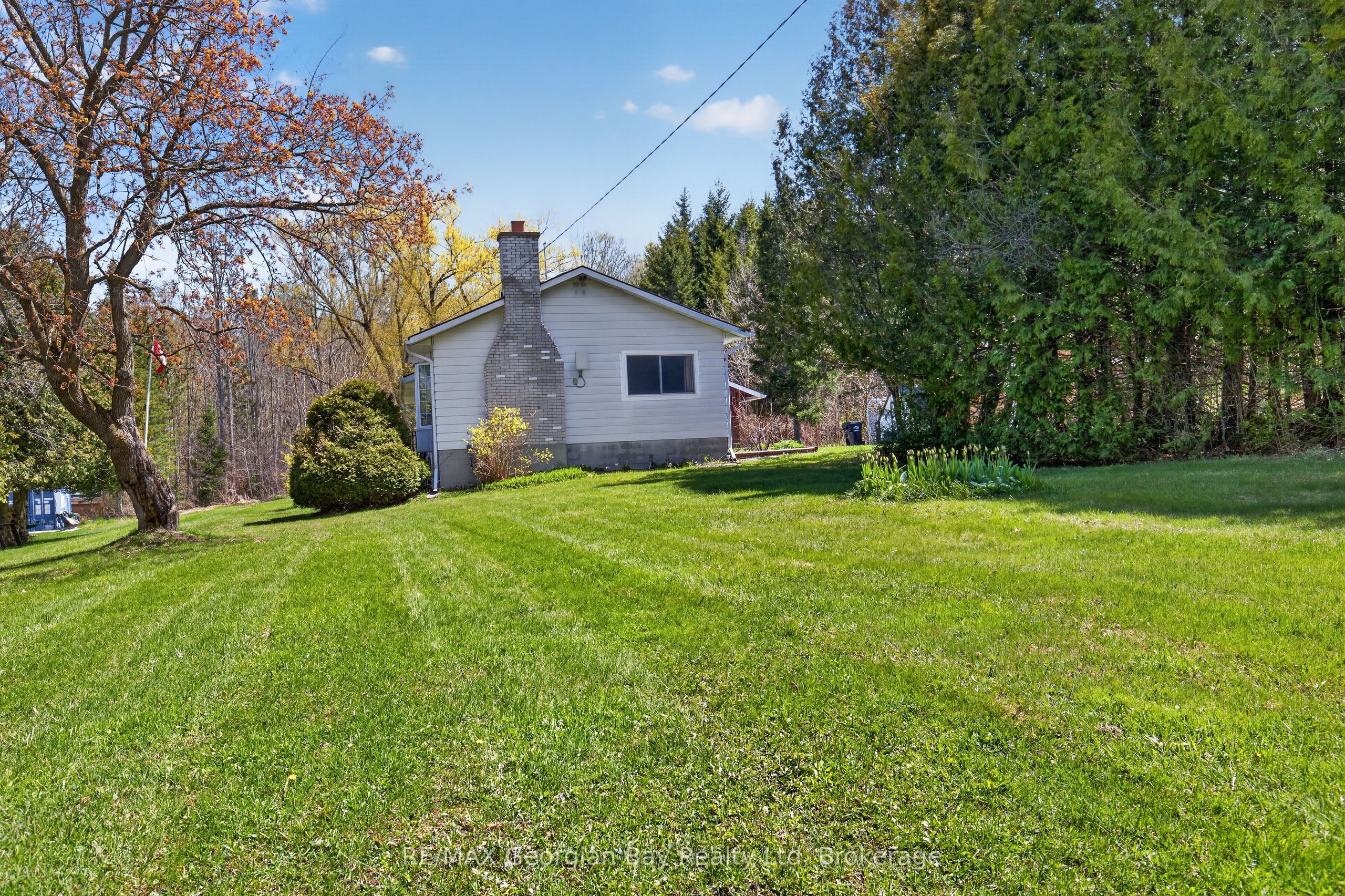 2407 Rumney Road Property Photo 2