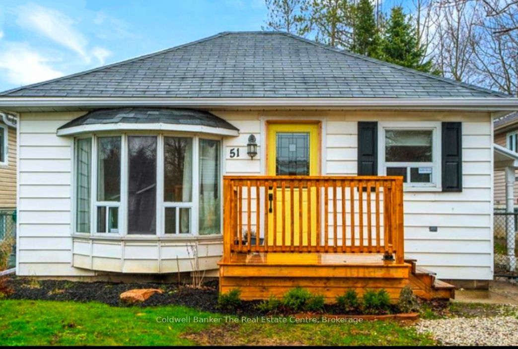 51 70th Street N Property Photo 1