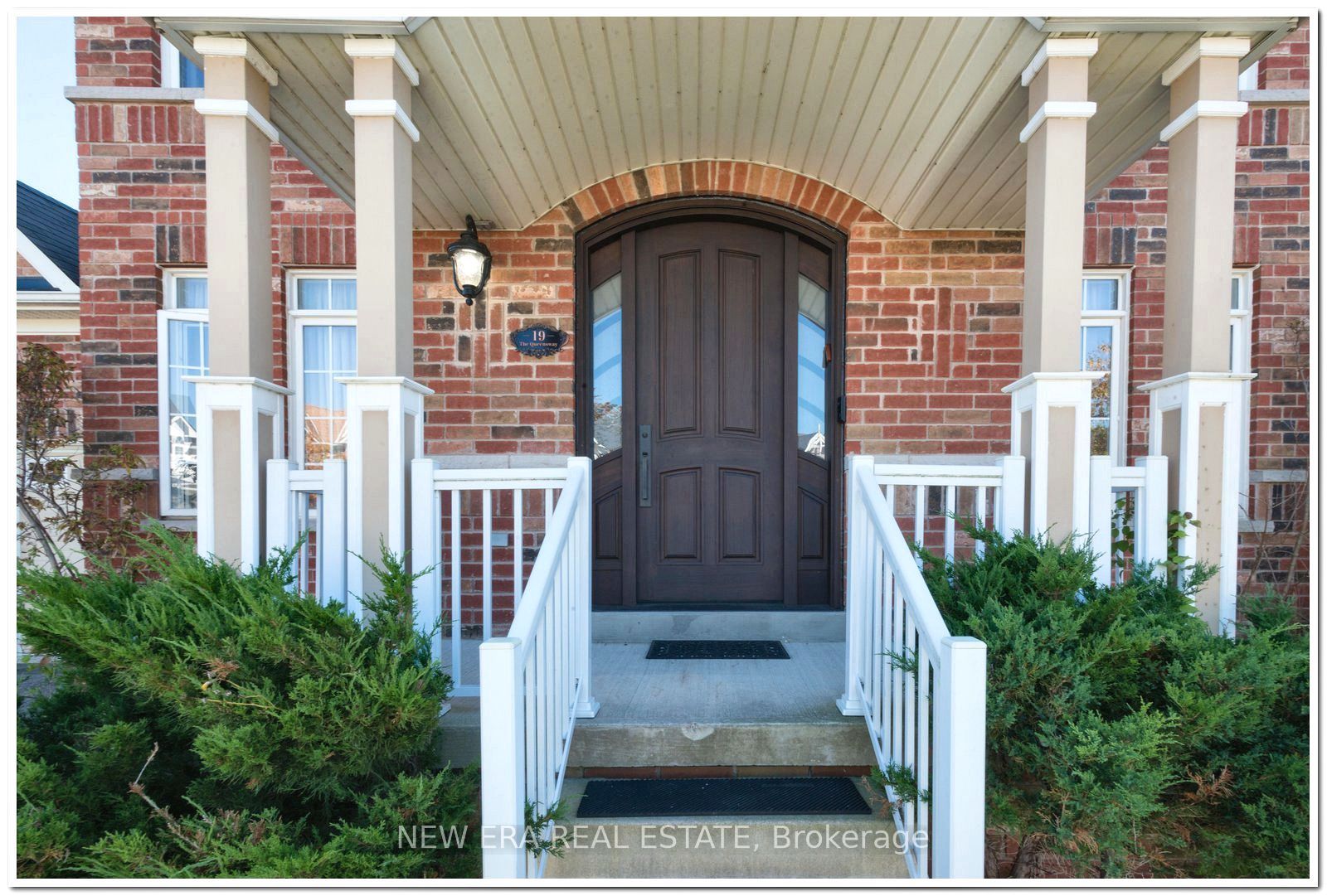 19 The Queensway Property Photo 2