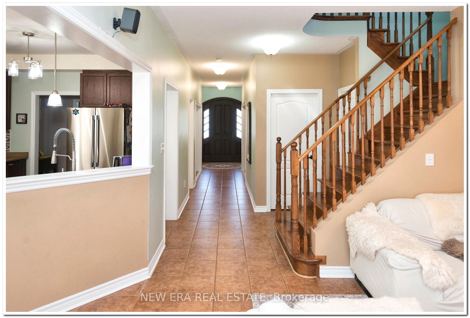 19 The Queensway Property Photo 7