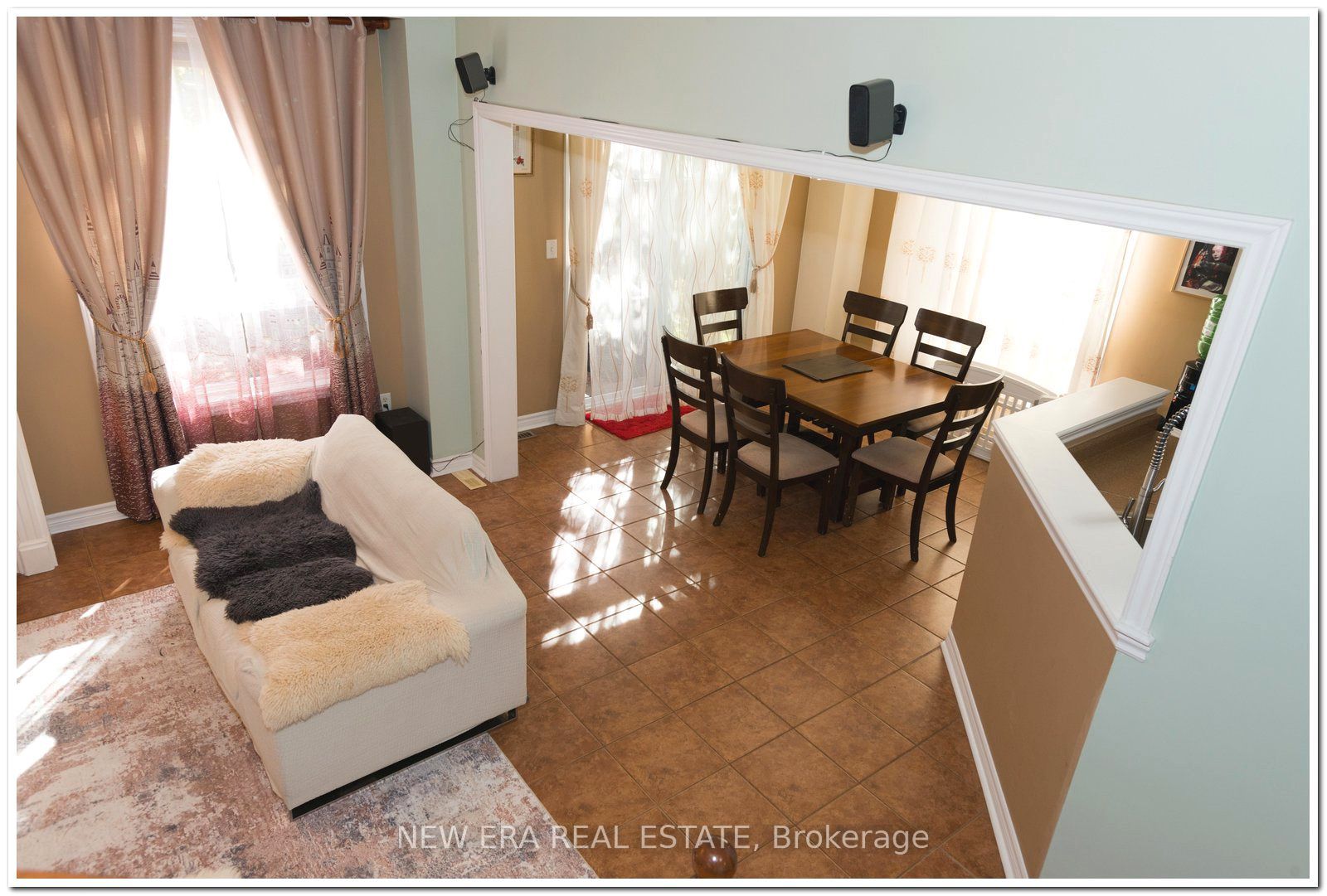 19 The Queensway Property Photo 12