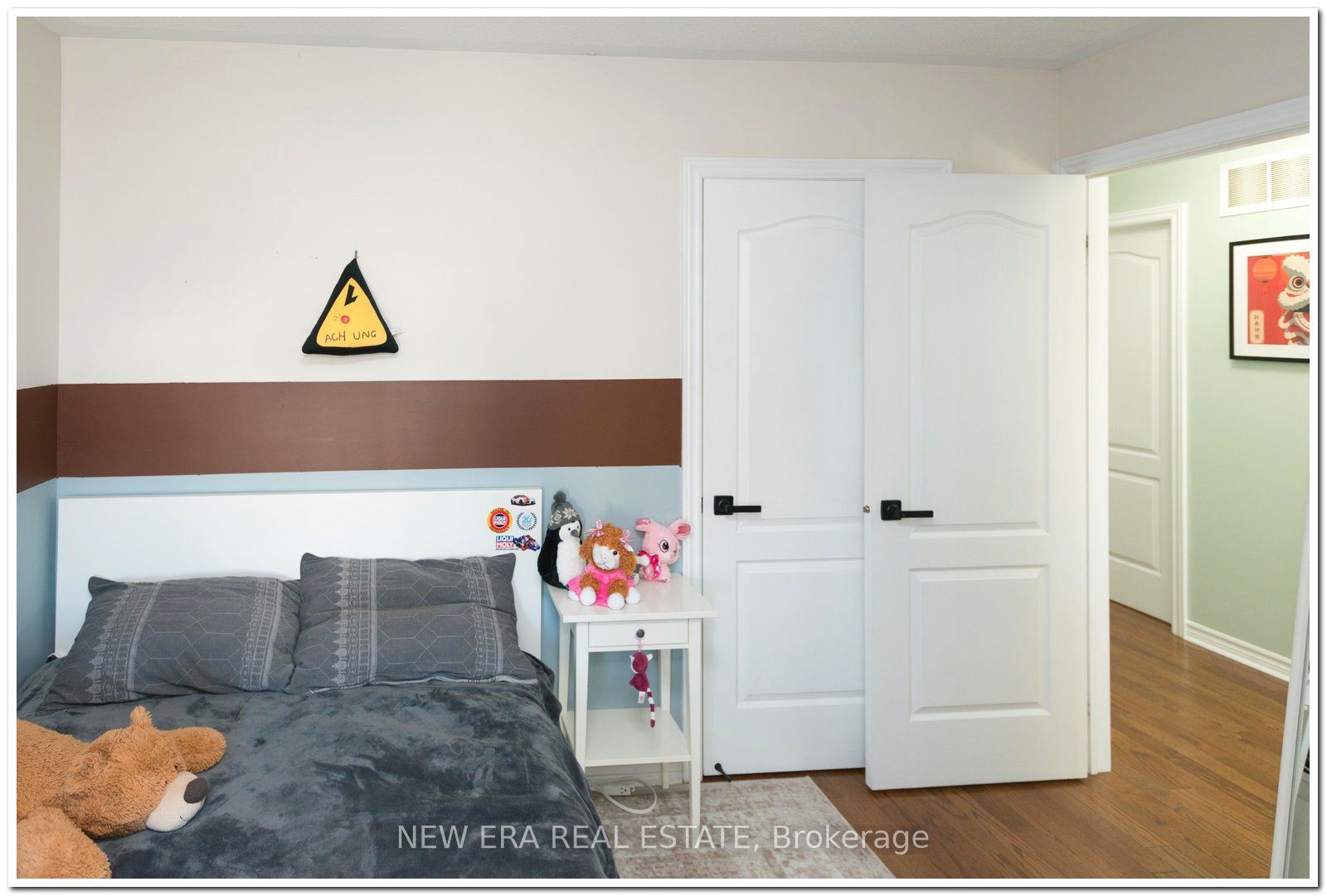 19 The Queensway Property Photo 16