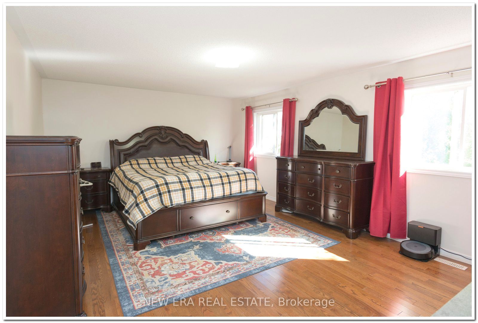 19 The Queensway Property Photo 20