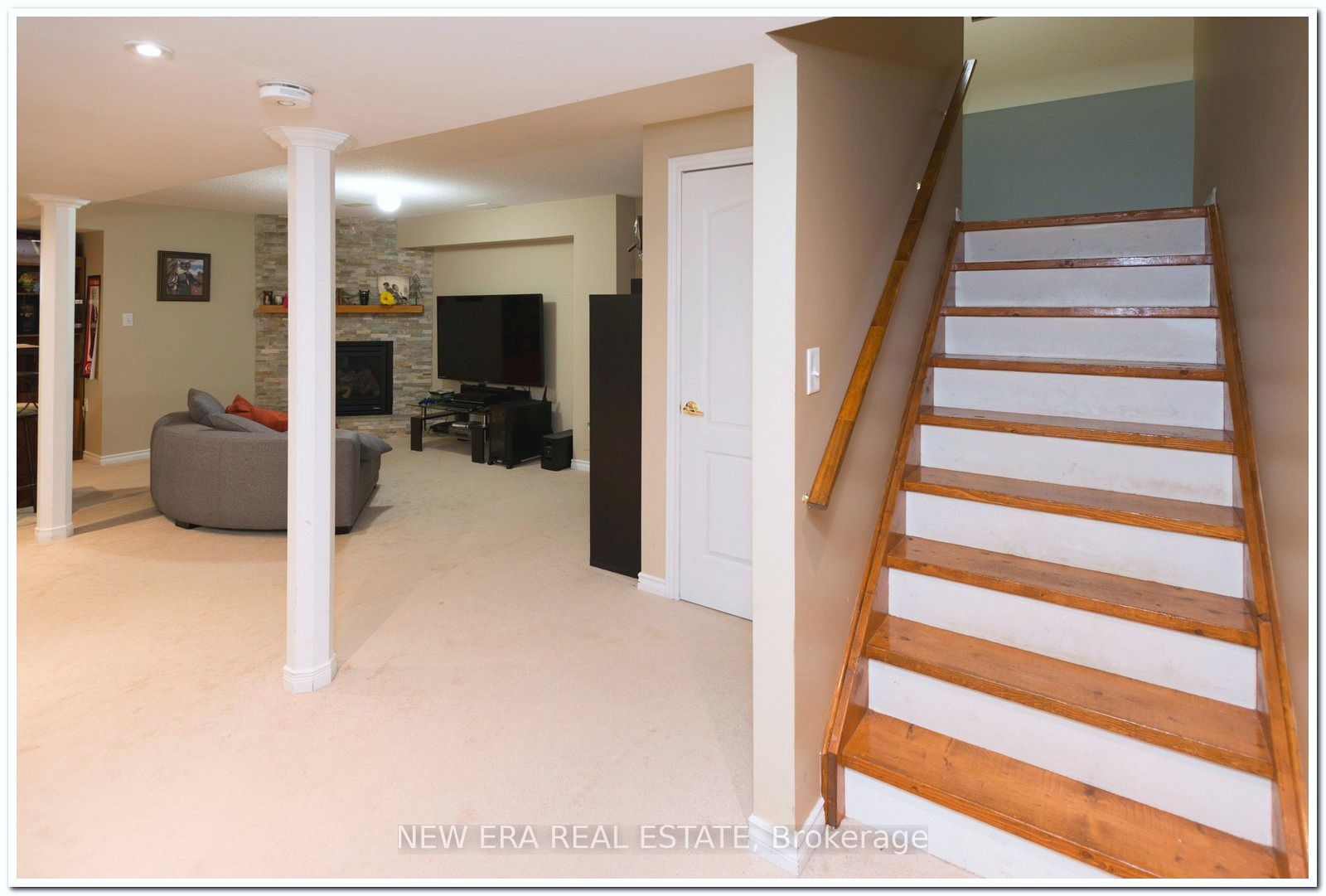 19 The Queensway Property Photo 24