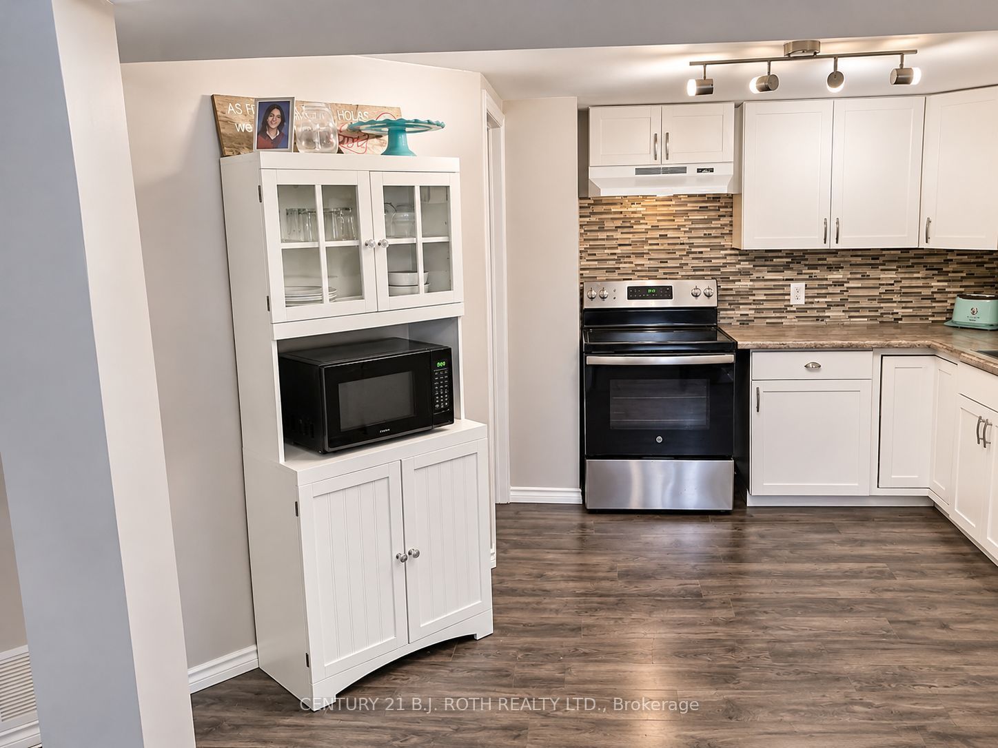 120 Marshall Street Property Photo 3