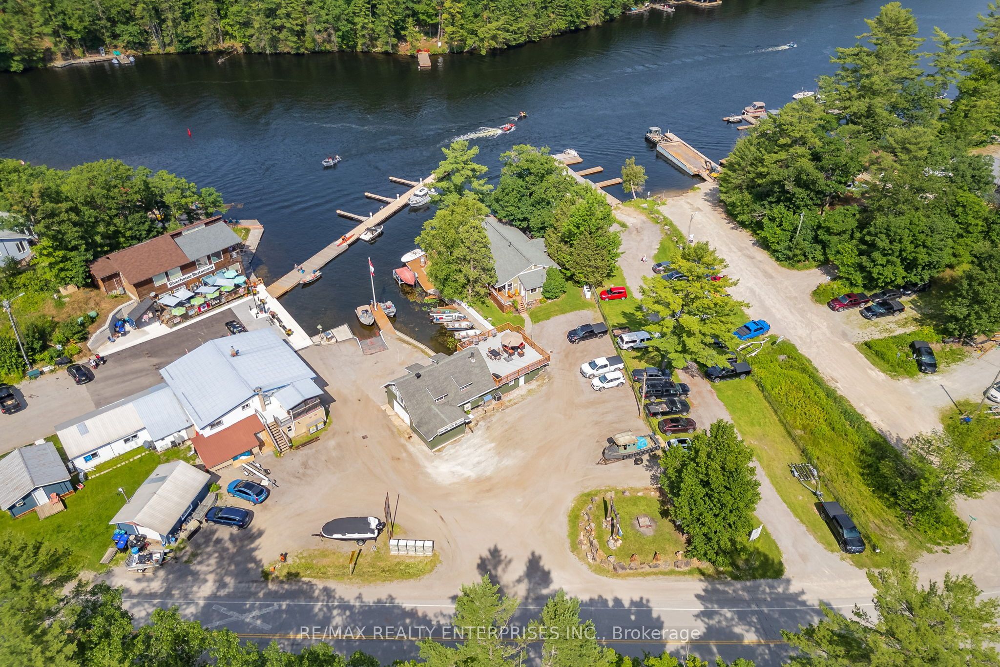 5655 Upper Big Chute Road Property Photo 1