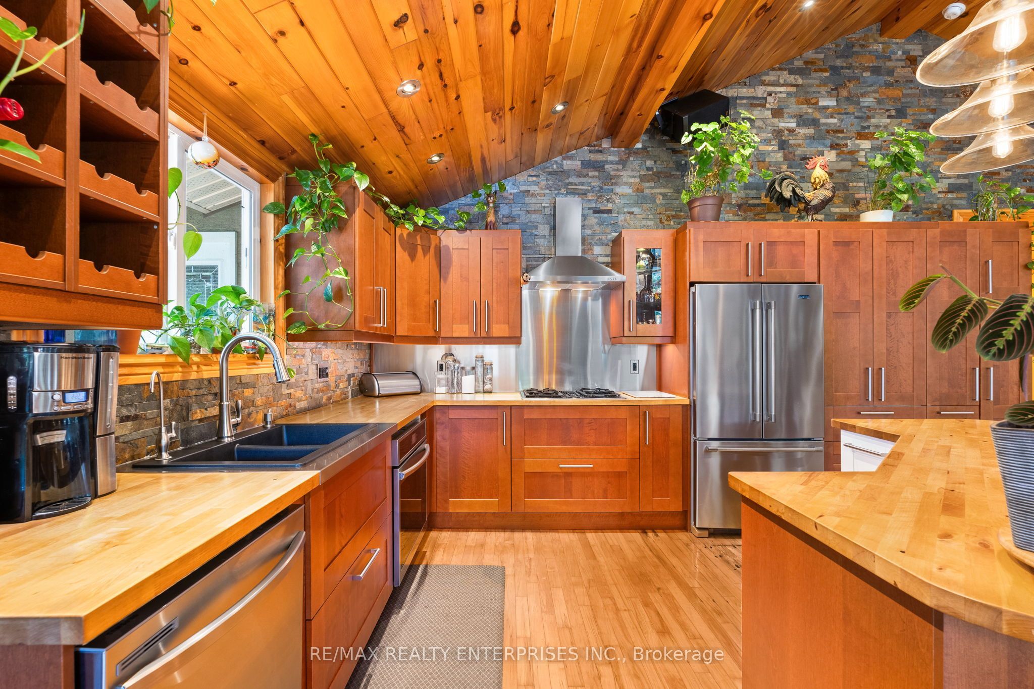 5655 Upper Big Chute Road Property Photo 16