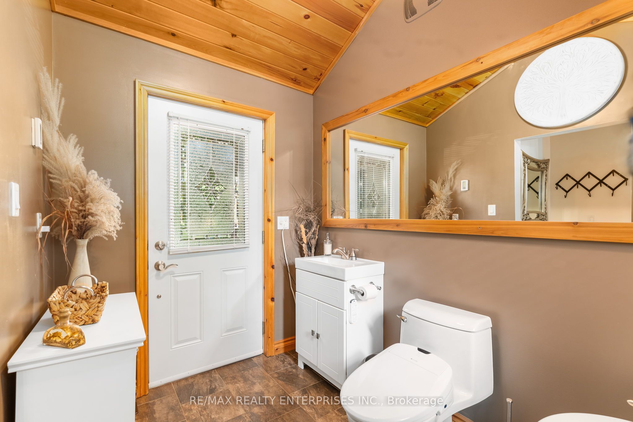 5655 Upper Big Chute Road Property Photo 20