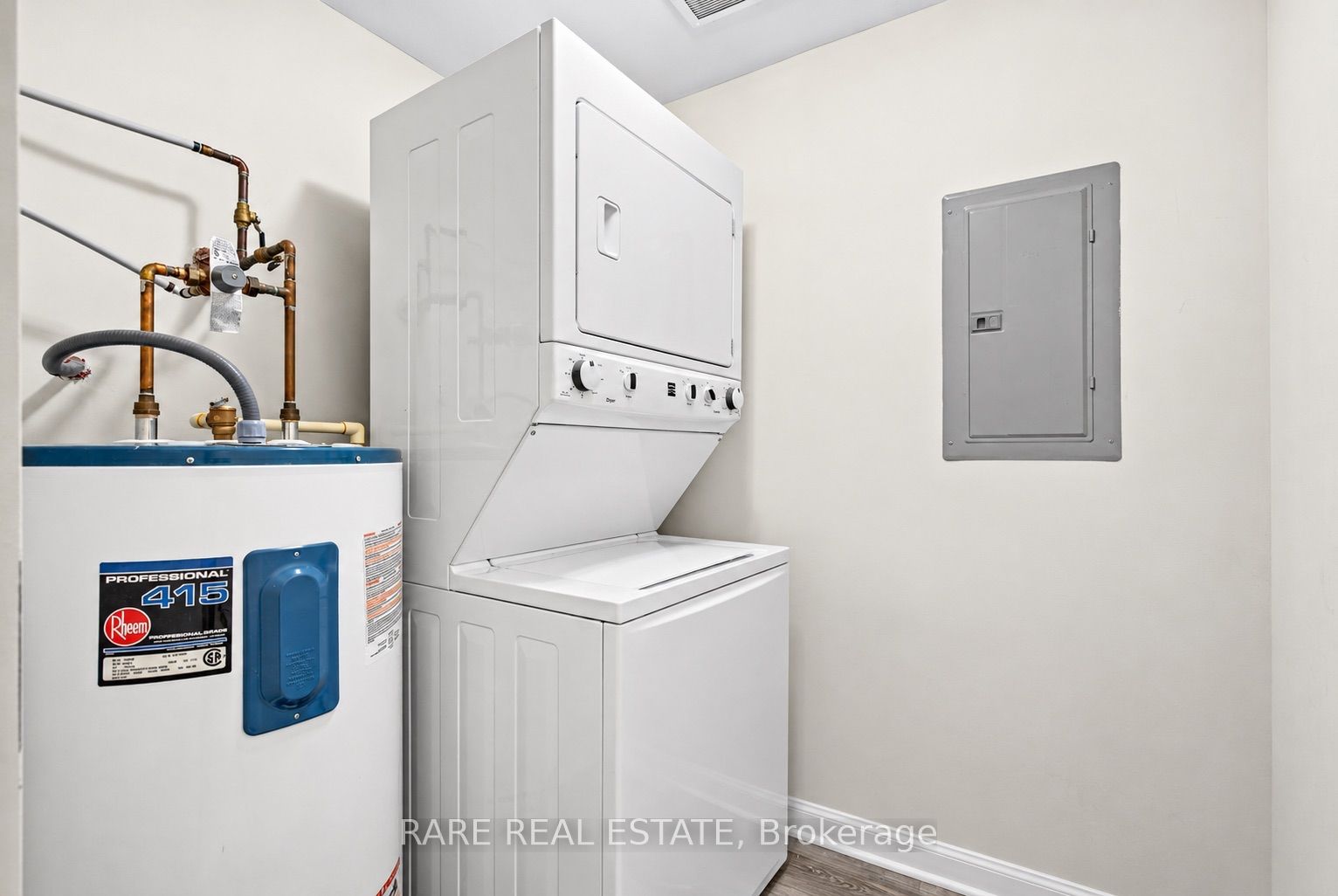 41 Ferndale Drive S 107 Property Photo 21
