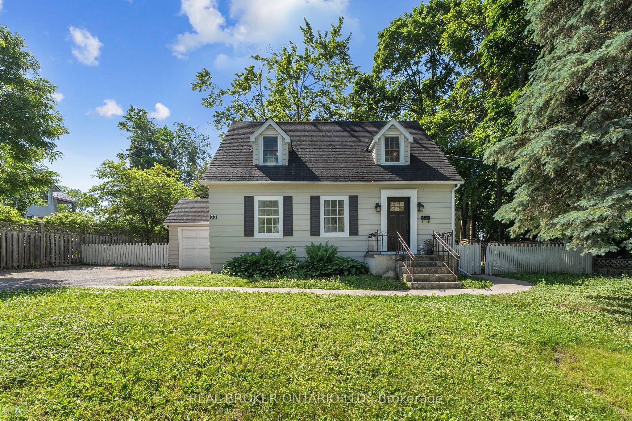 77 Wellington Street E Property Photo 1