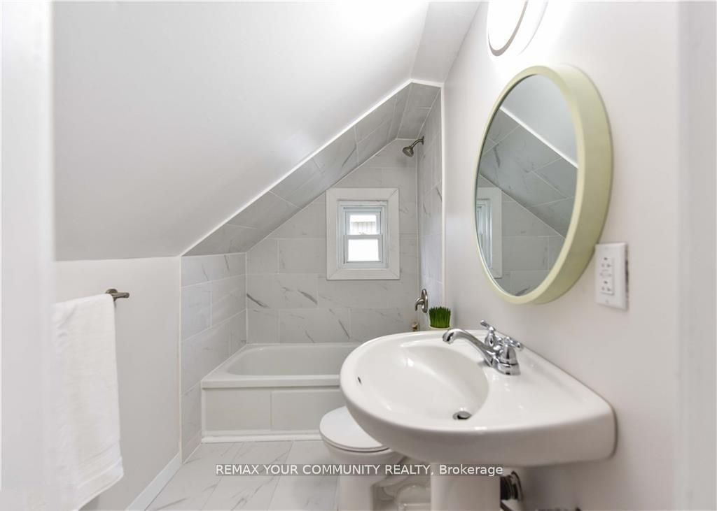 17 Champlain Street Upper Property Photo 5