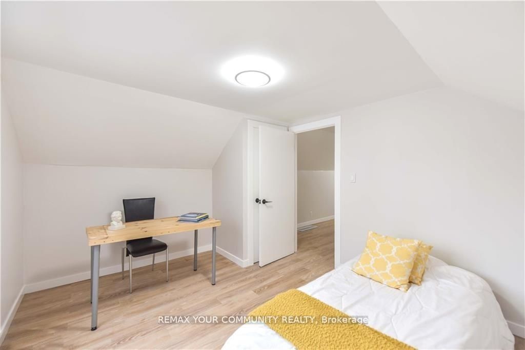 17 Champlain Street Upper Property Photo 6