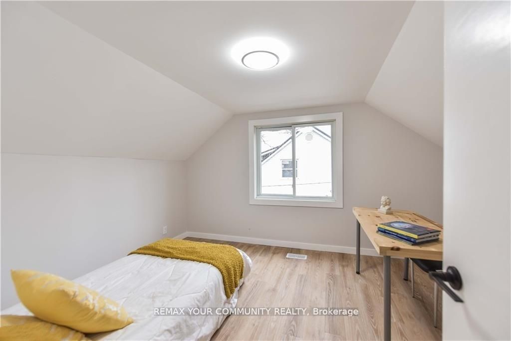 17 Champlain Street Upper Property Photo 7