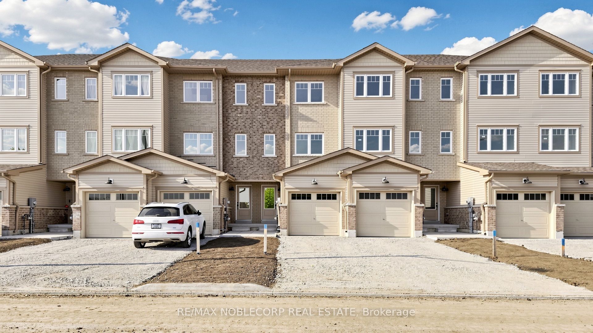 35 Flan Boulevard Property Photo 1
